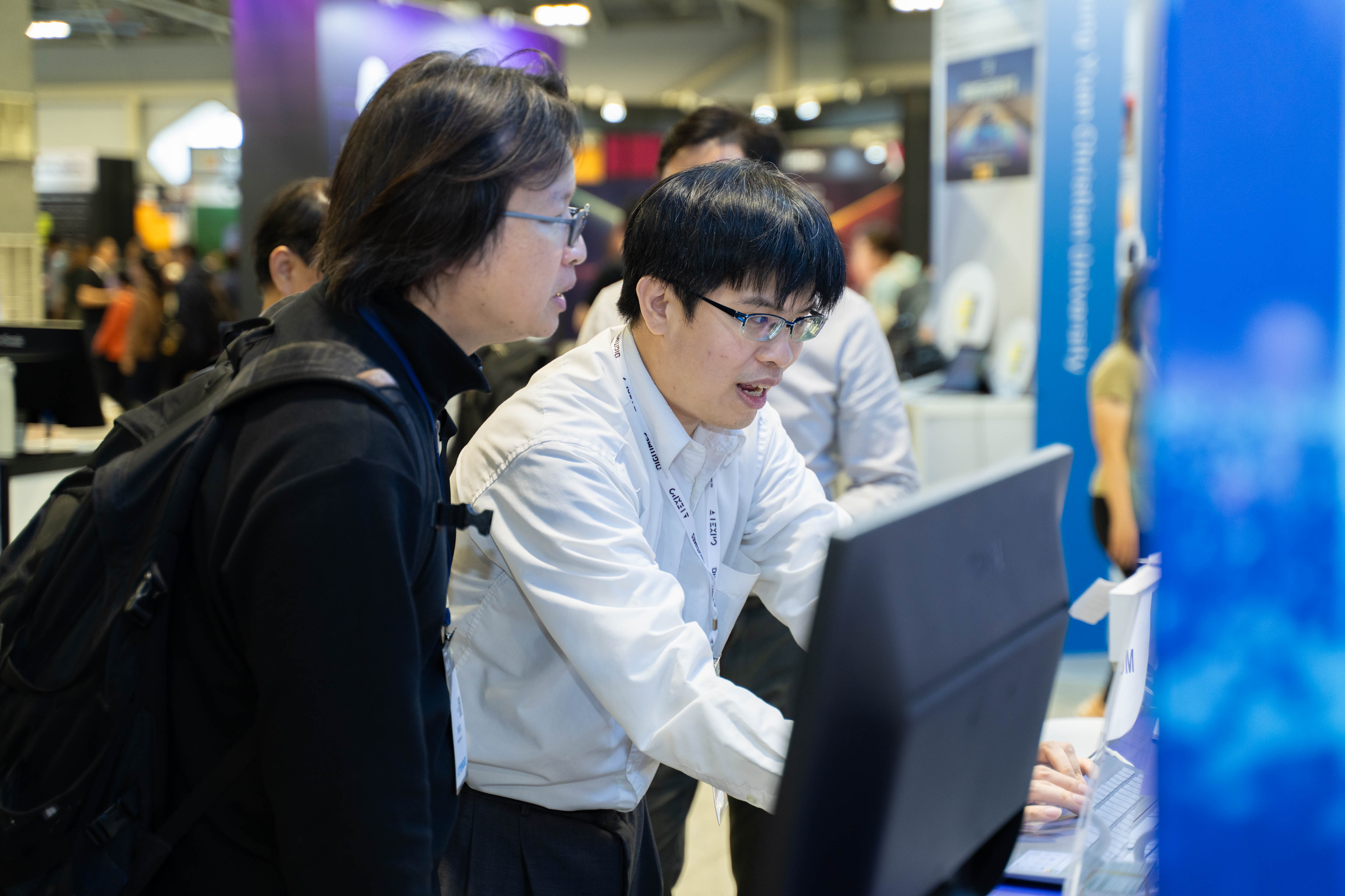 民眾至AI EXPO Taiwan新北青創展區，與新創團隊交流。