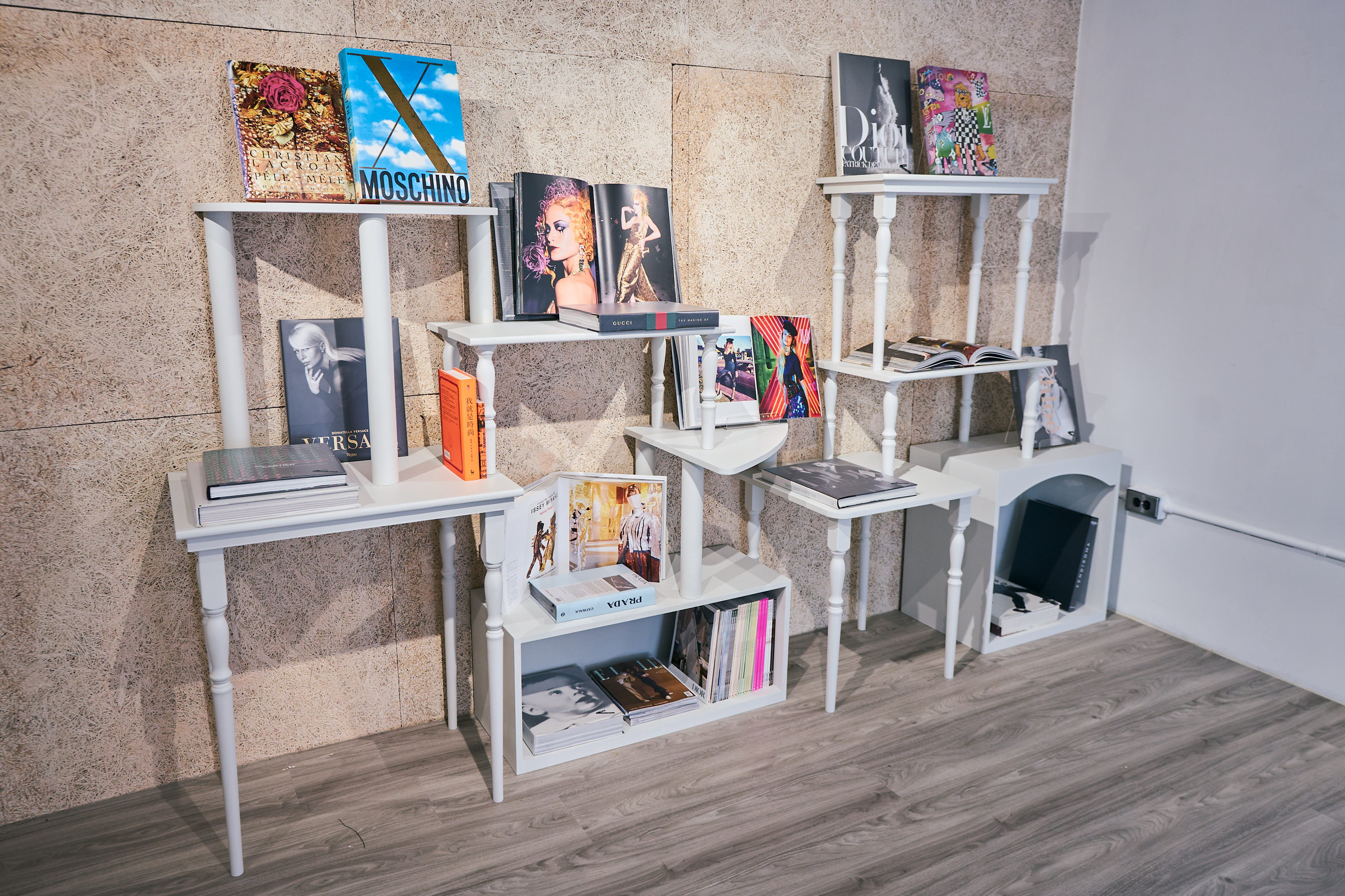 新板設計基地另規劃時尚圖書館，提供設計相關刊物，民眾可至現場閱覽。