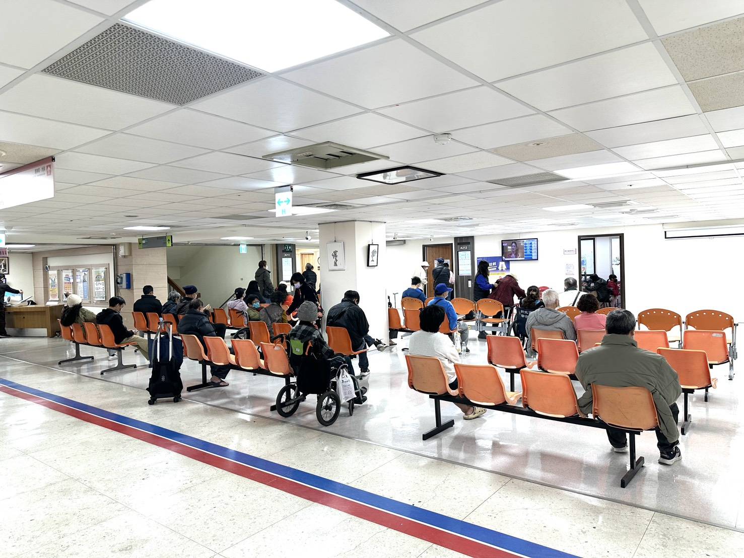 新北市立聯合醫院候診區