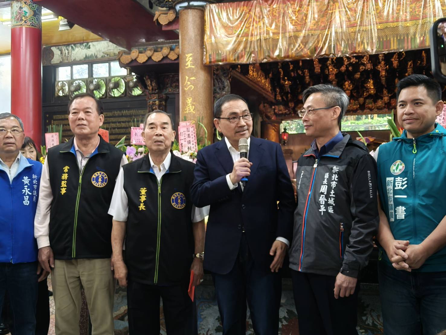 市長侯友宜感謝廟方長期投入公益活動，實踐「取之於社會，用之於社會」的精神，守護新北市。