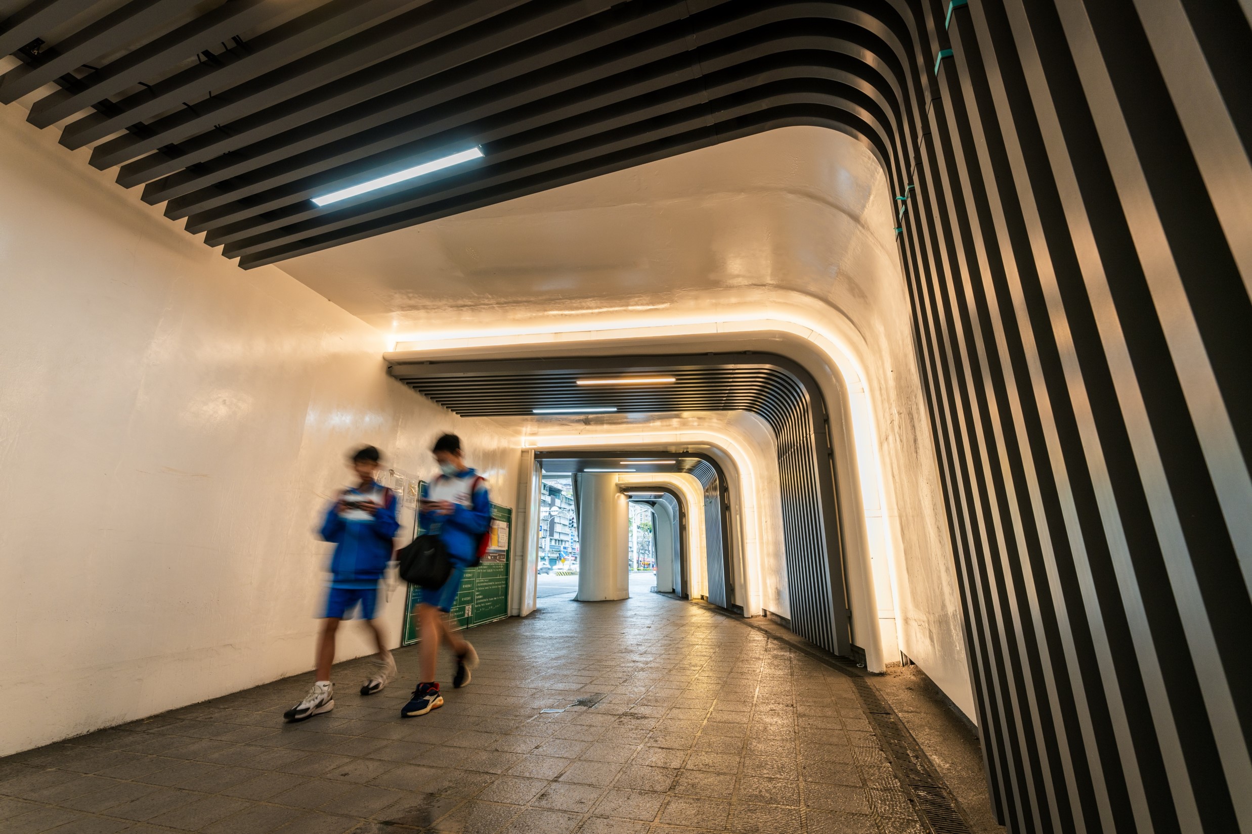 (改善後)民生陸橋改善後讓通行更清楚、安全，也讓公共空間更貼近日常需求