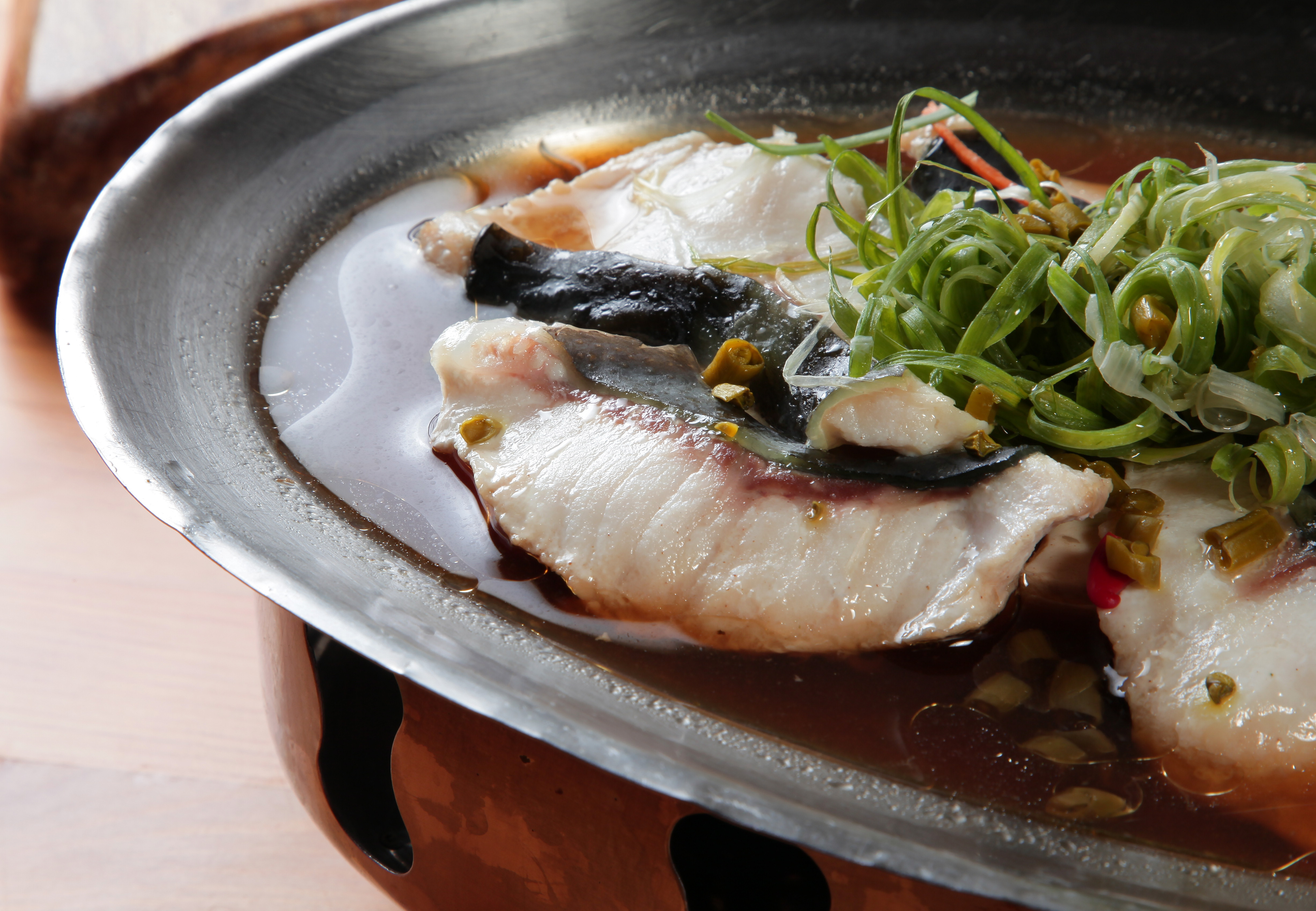 美味的鱘龍魚料理 (千戶傳奇生態農場提供)