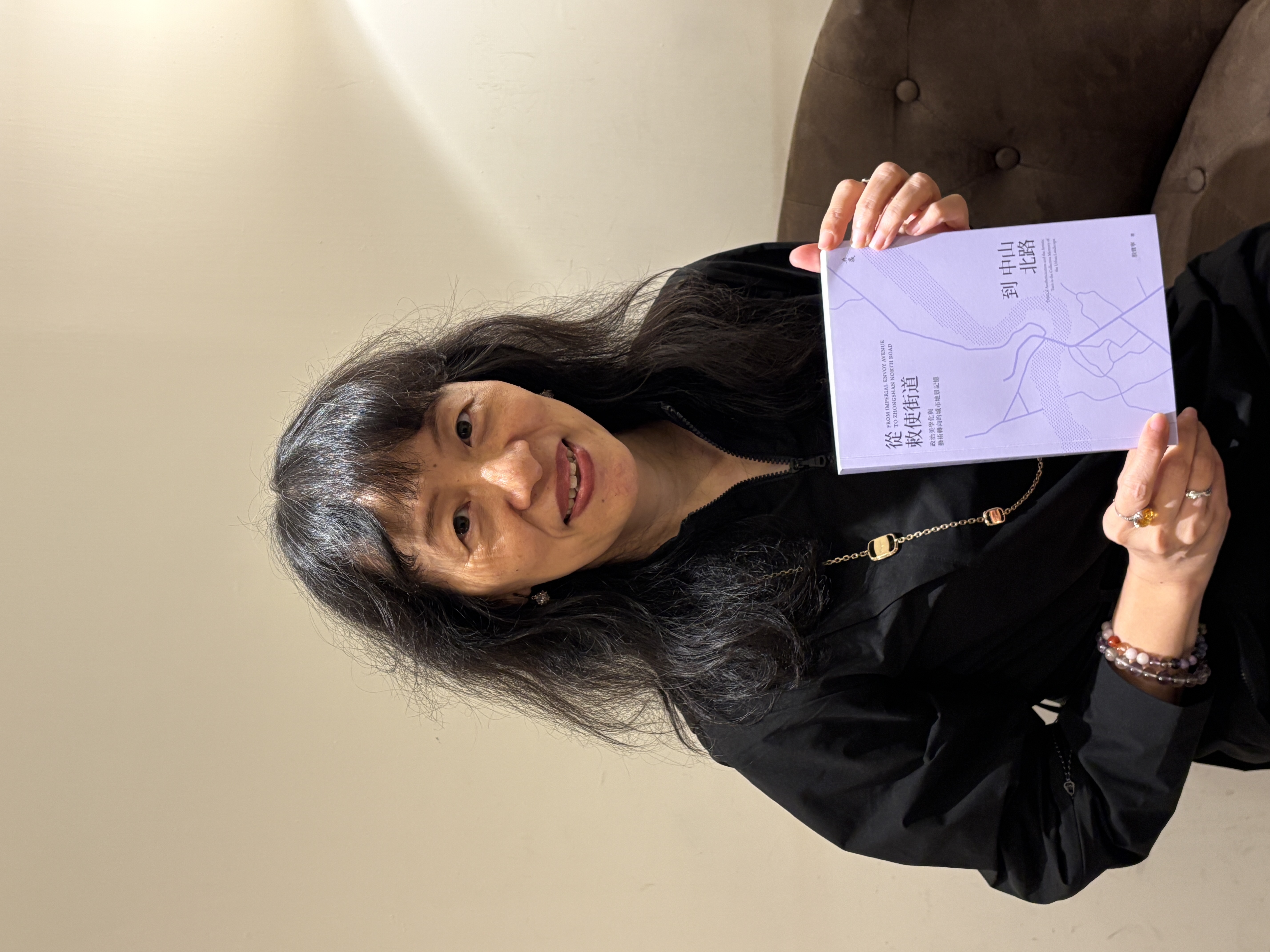 淡水古蹟博物館「滬尾講堂」邀請國立臺灣藝術大學藝術管理與文化政策研究所教授兼所長殷寶寧，探討「反拒斥與再連結：試論札哈哈蒂建築設計美學」。