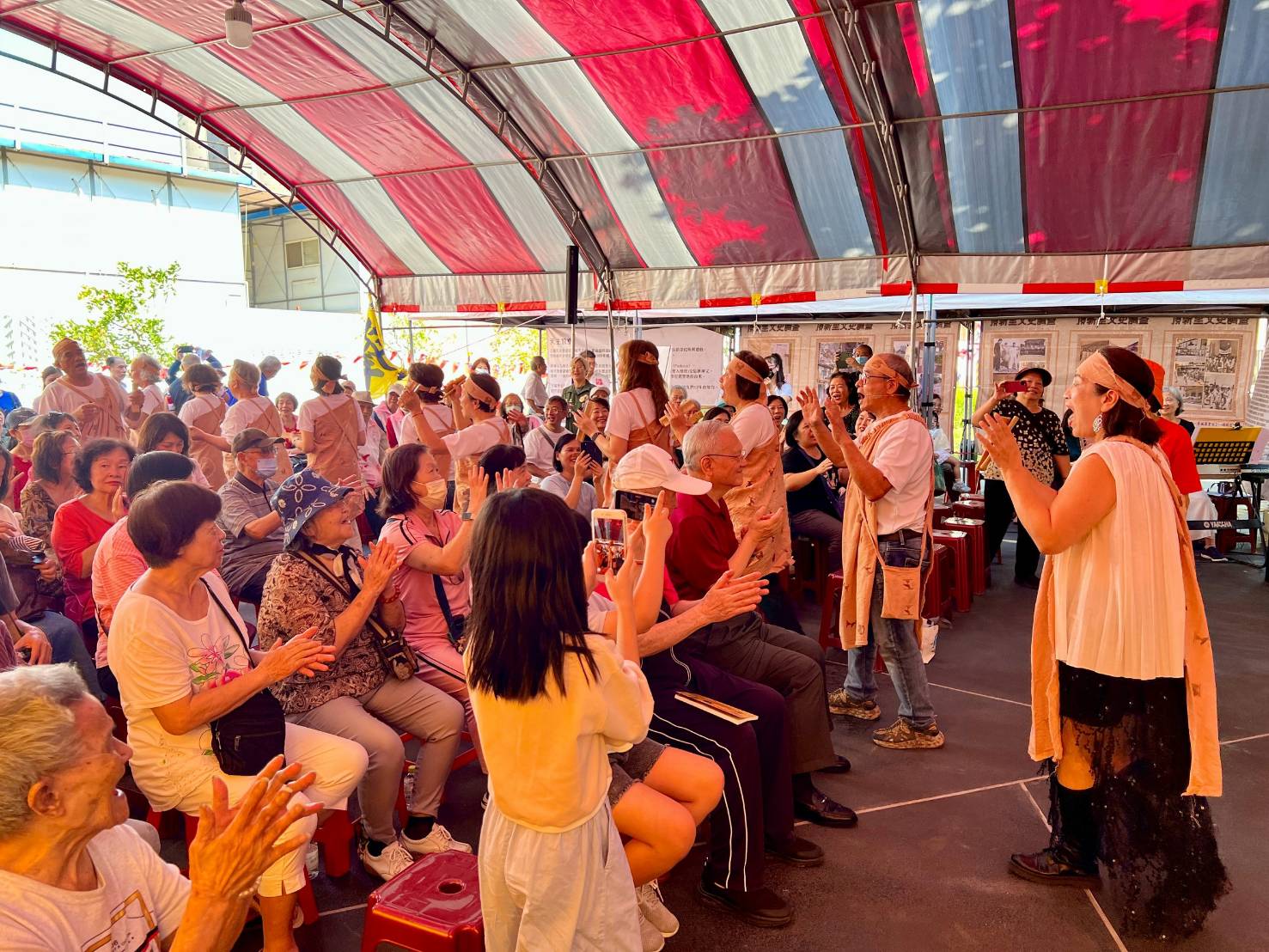 新北市擎天協會藉由社區營造行動，將太陽城社區的眷村移民歷史記憶保存並傳承。