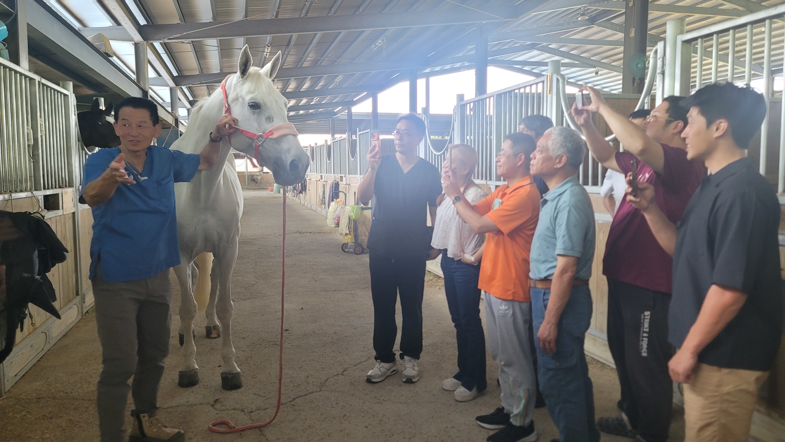 蕭醫師現場向學員解說
