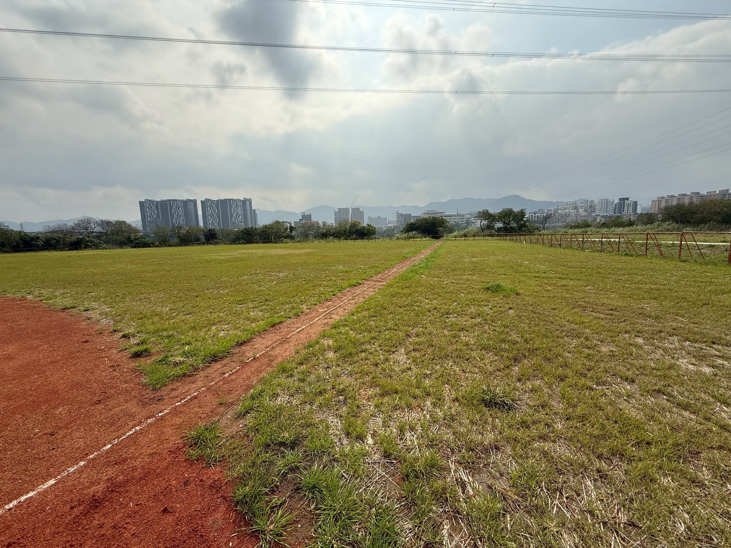  鹿角溪新設棒球場工程於114年底完工並於115年2月開放使用