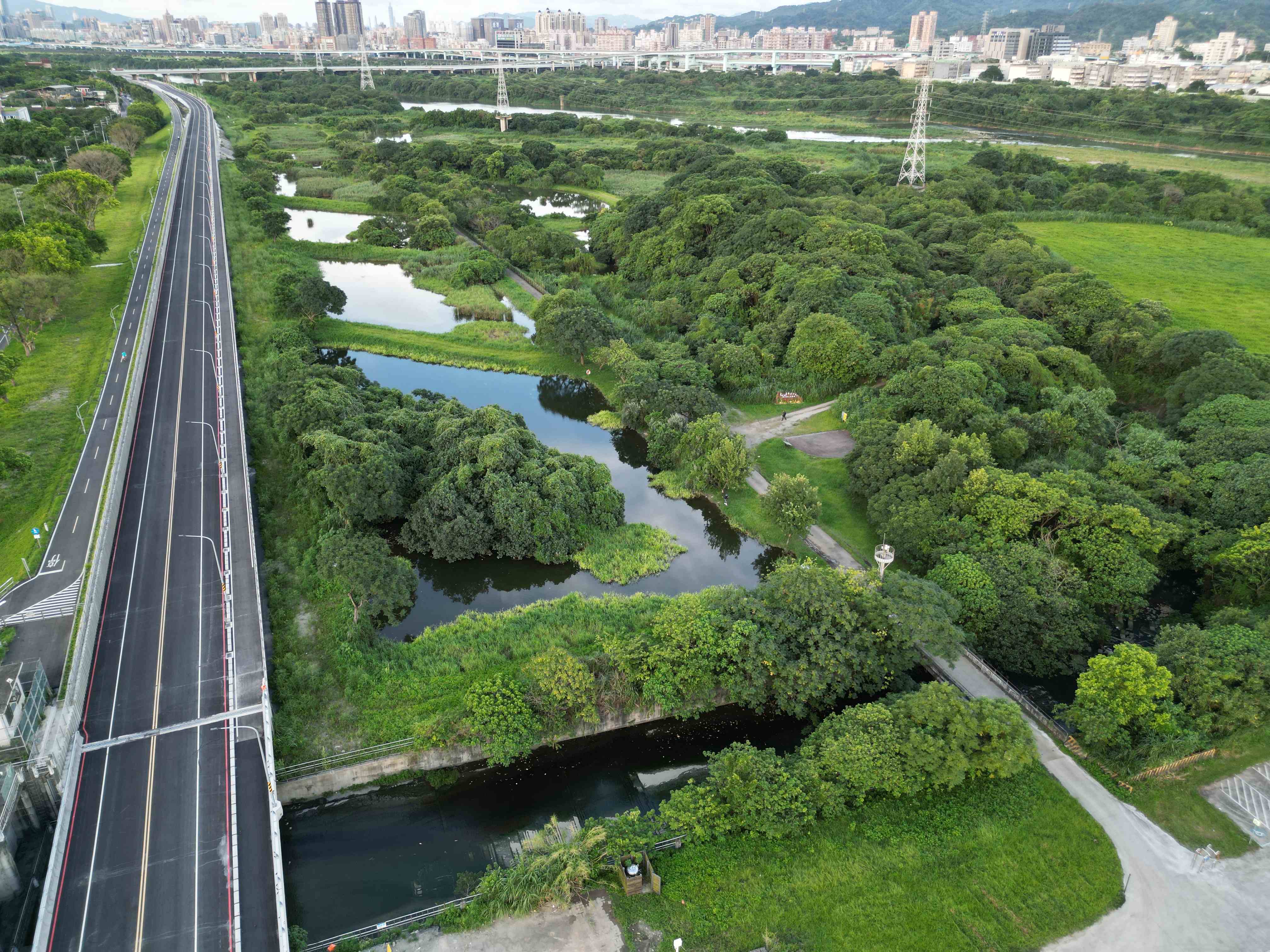  榮獲第21屆公共工程金質獎維護類優等獎殊榮之鹿角溪人工溼地