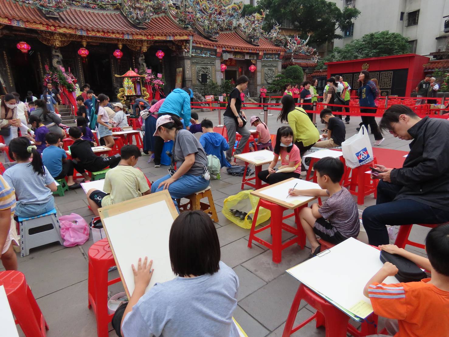 4/18-5/1樹林濟安宮保生大帝文化祭，規劃有寫生比賽、胖卡美食、中醫義診、名師義剪、藥膳排骨分享、學子與社團才藝之夜、法會及遶境等系列活動。