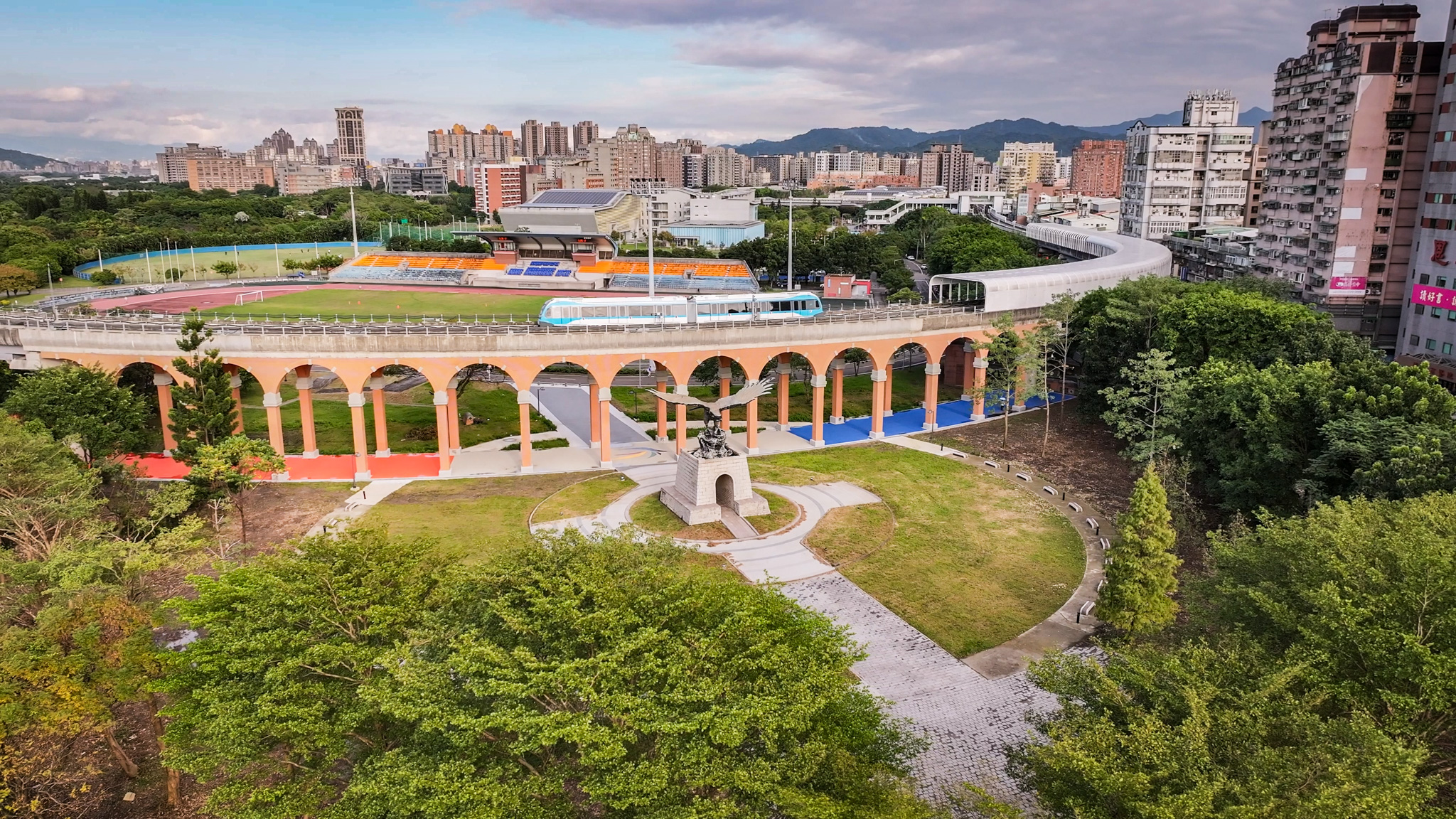 三鶯線飛鳶廣場思古迴廊