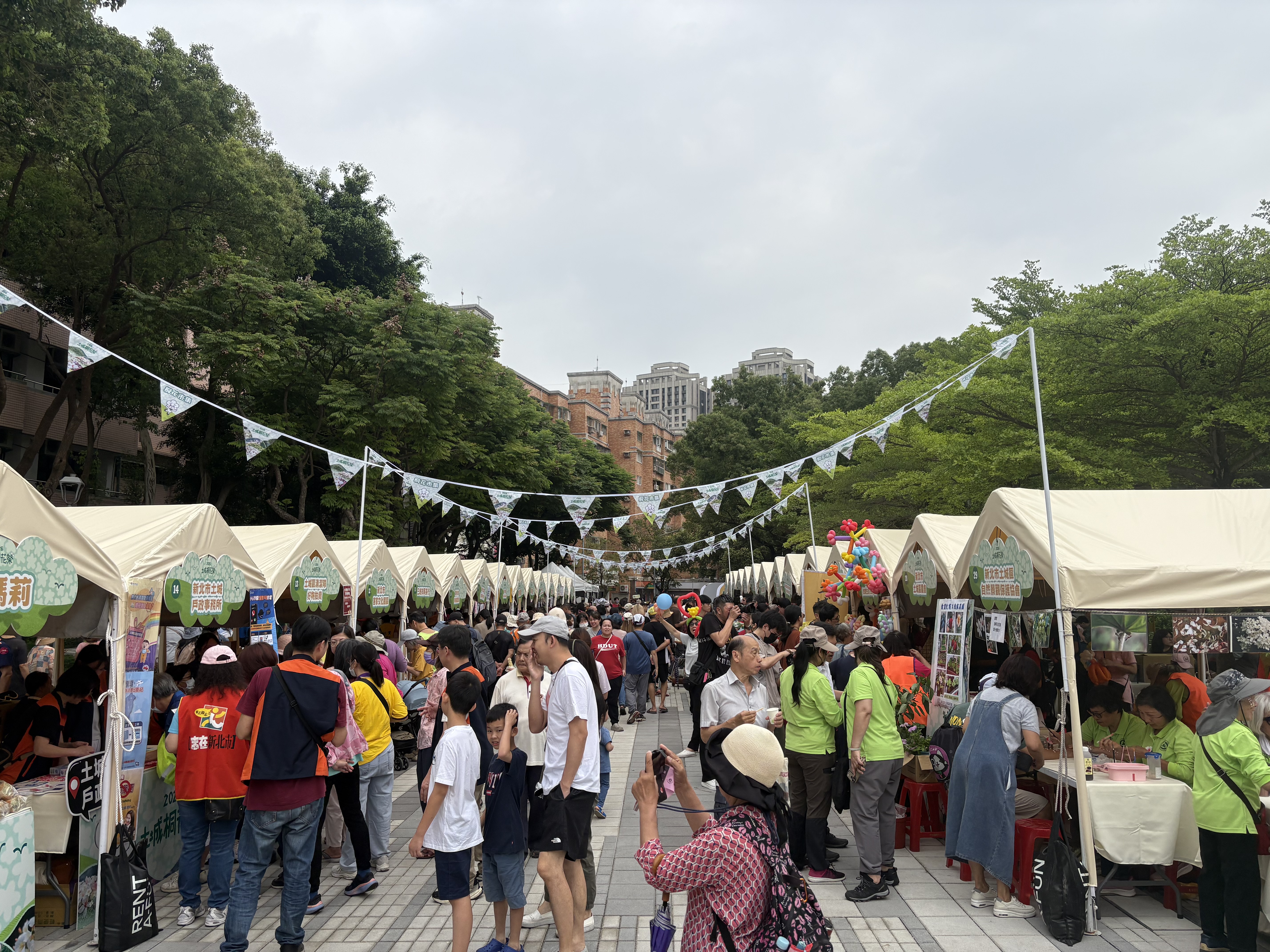 桐花祭文創市集攤位