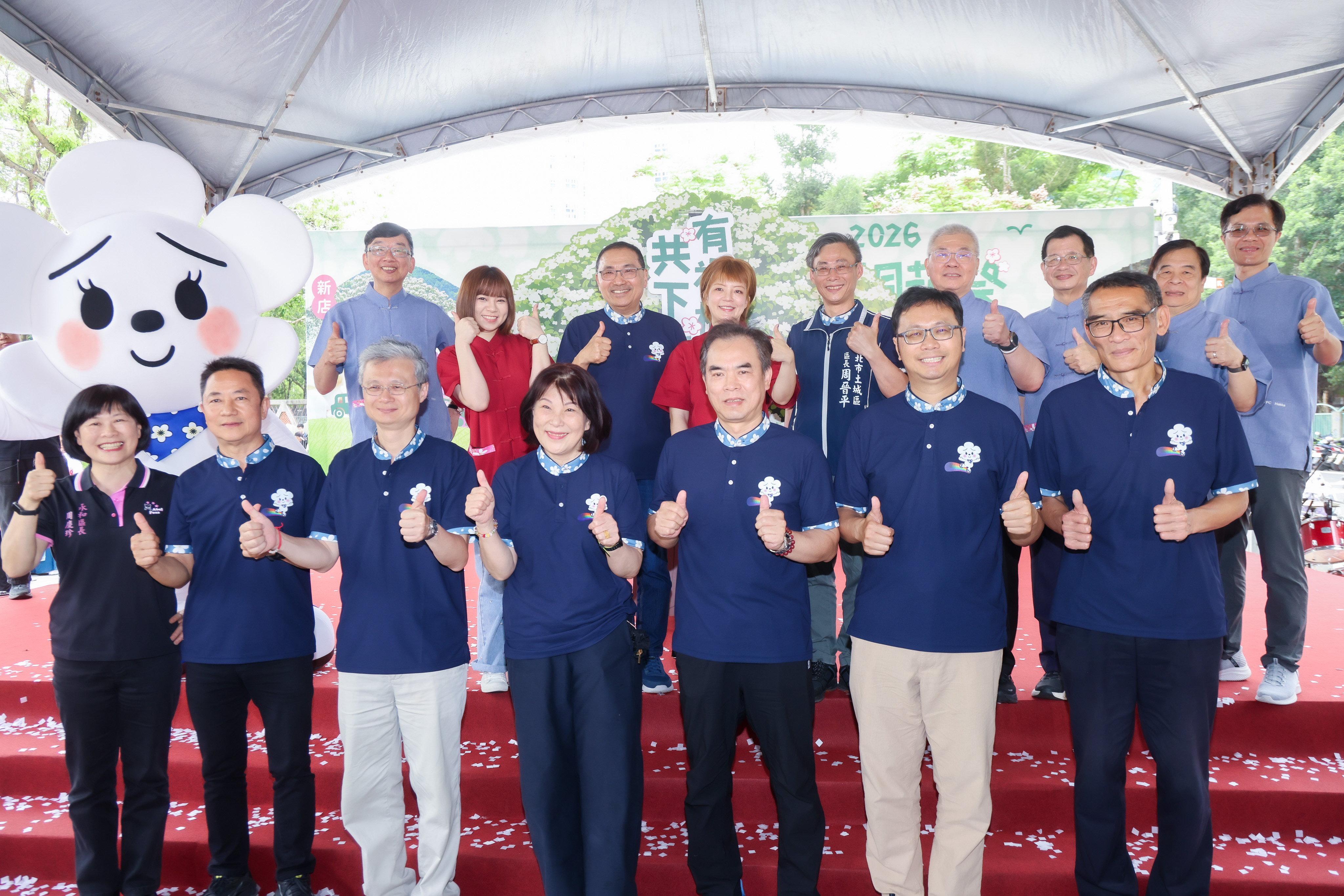 今年共規劃7條賞花路線，侯友宜鼓勵大家多來新北走走，欣賞雪白的桐花。