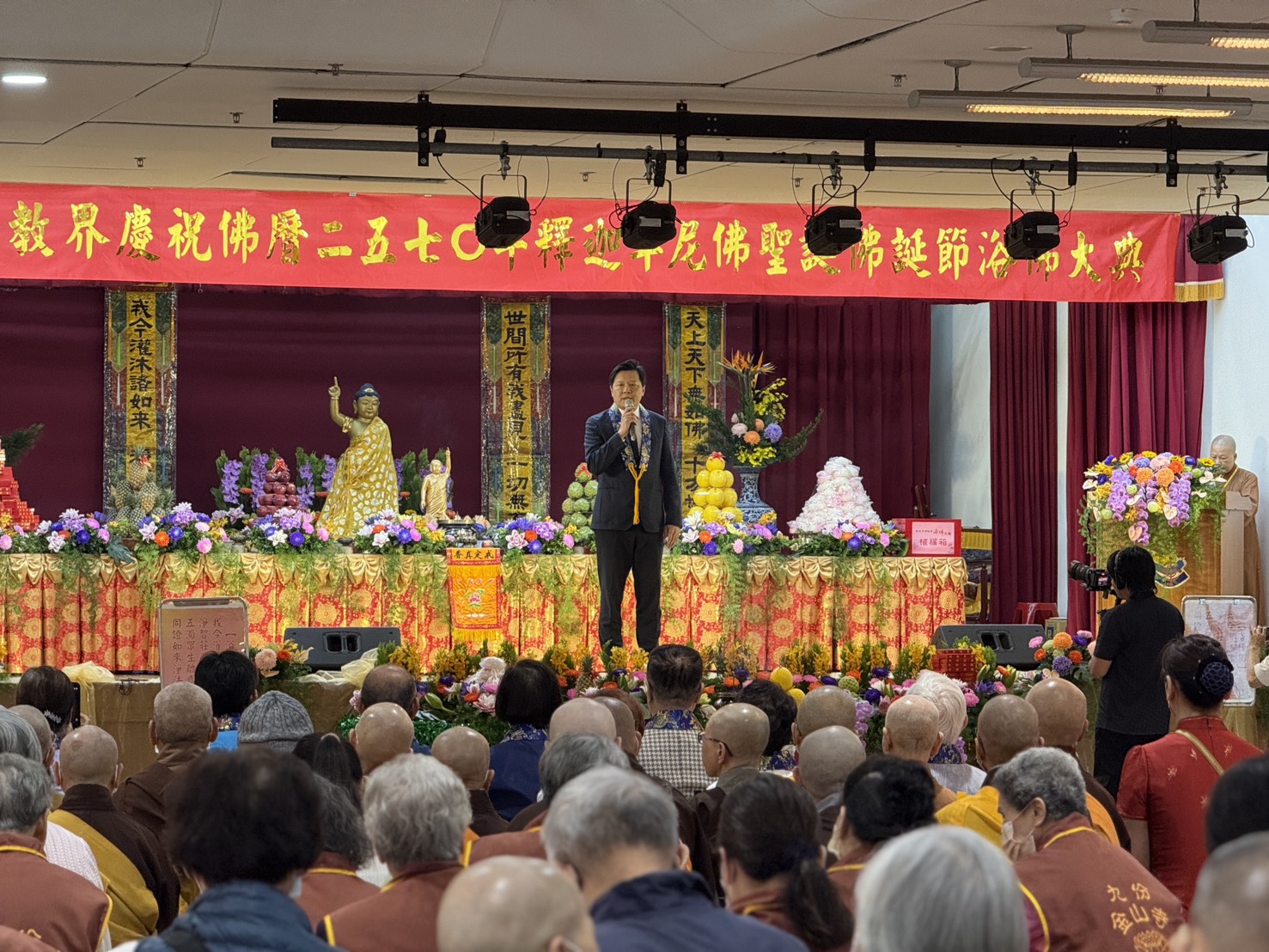 朱惕之表示，新北市佛教會每年舉辦浴佛慶典，集聚善能量敬誦大乘經典，不僅祈願國泰民安，也讓市民朋友深入認識佛陀誕辰意義，進一步擴散慈悲與善念。