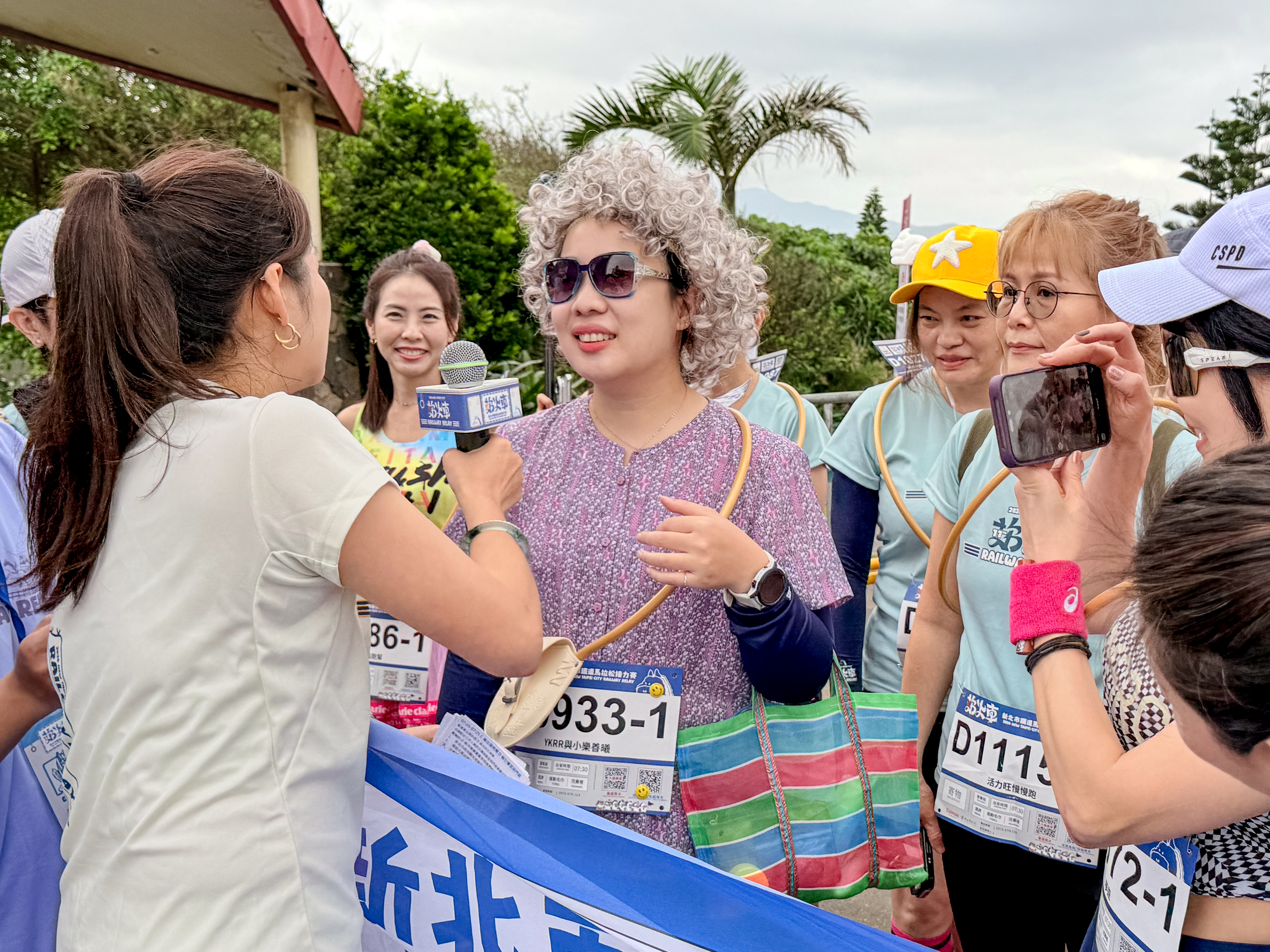  跑者們帶著熱情與創意從起點出發，第11屆象徵「1+1」雙倍熱血精神。