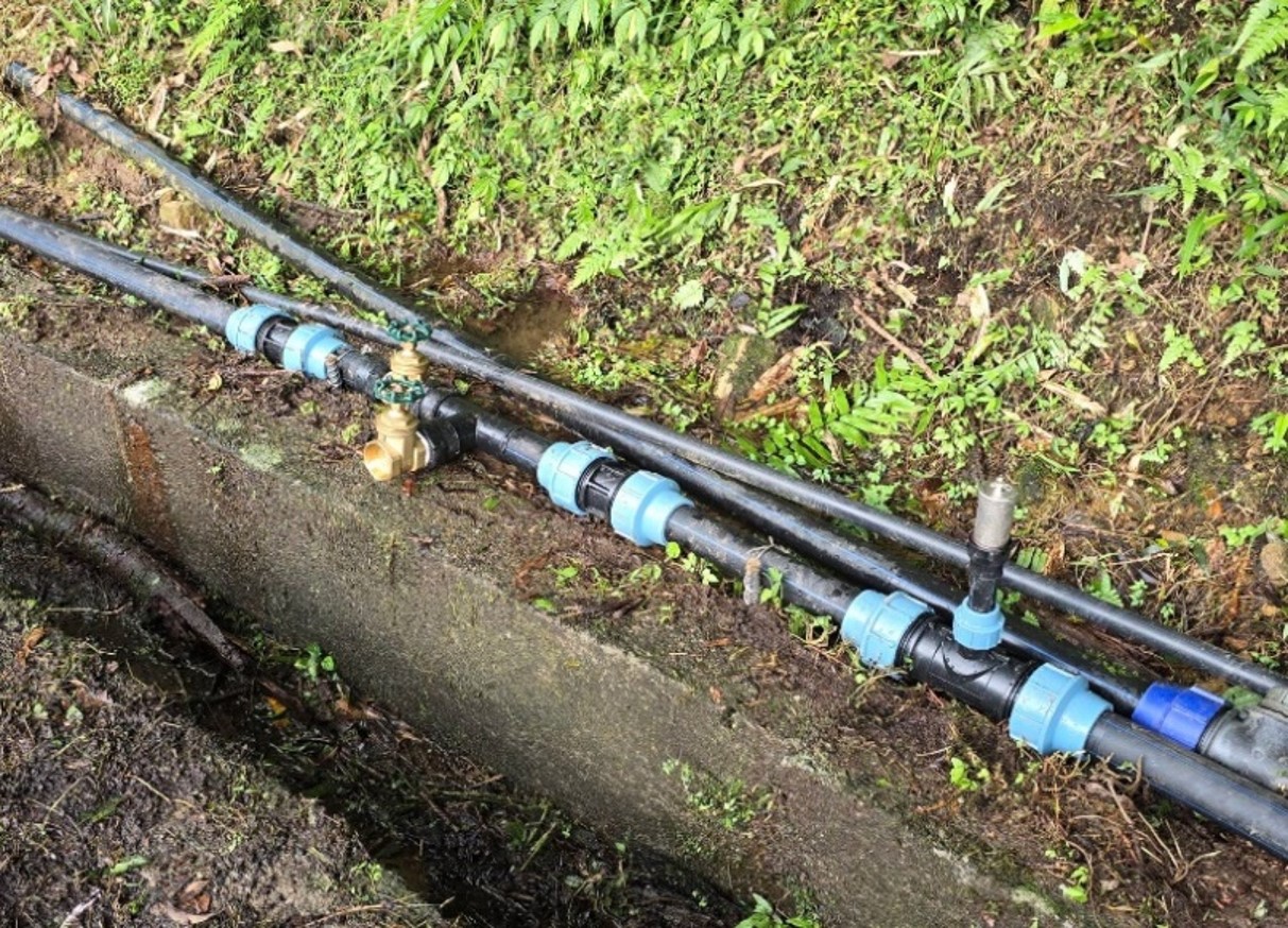 輸配水管線汰舊換新，並增設排氣閥及排泥閥，強化供水韌性