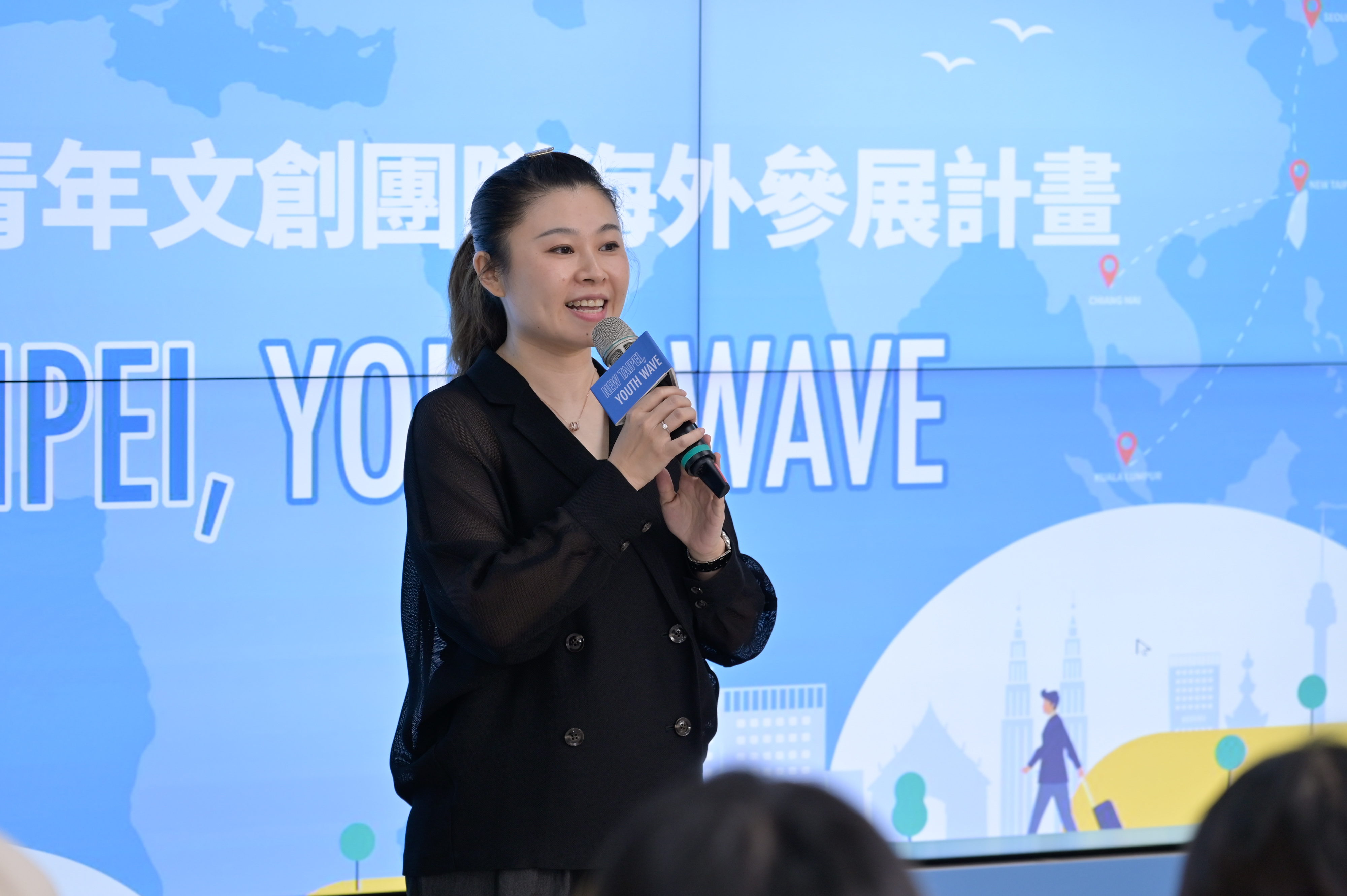 WHATZ國際當代藝博會共同創辦人陳亞昕宣布，今年將協助新北市藝文創作者於5月22日參加WHATZ國際當代藝博會。