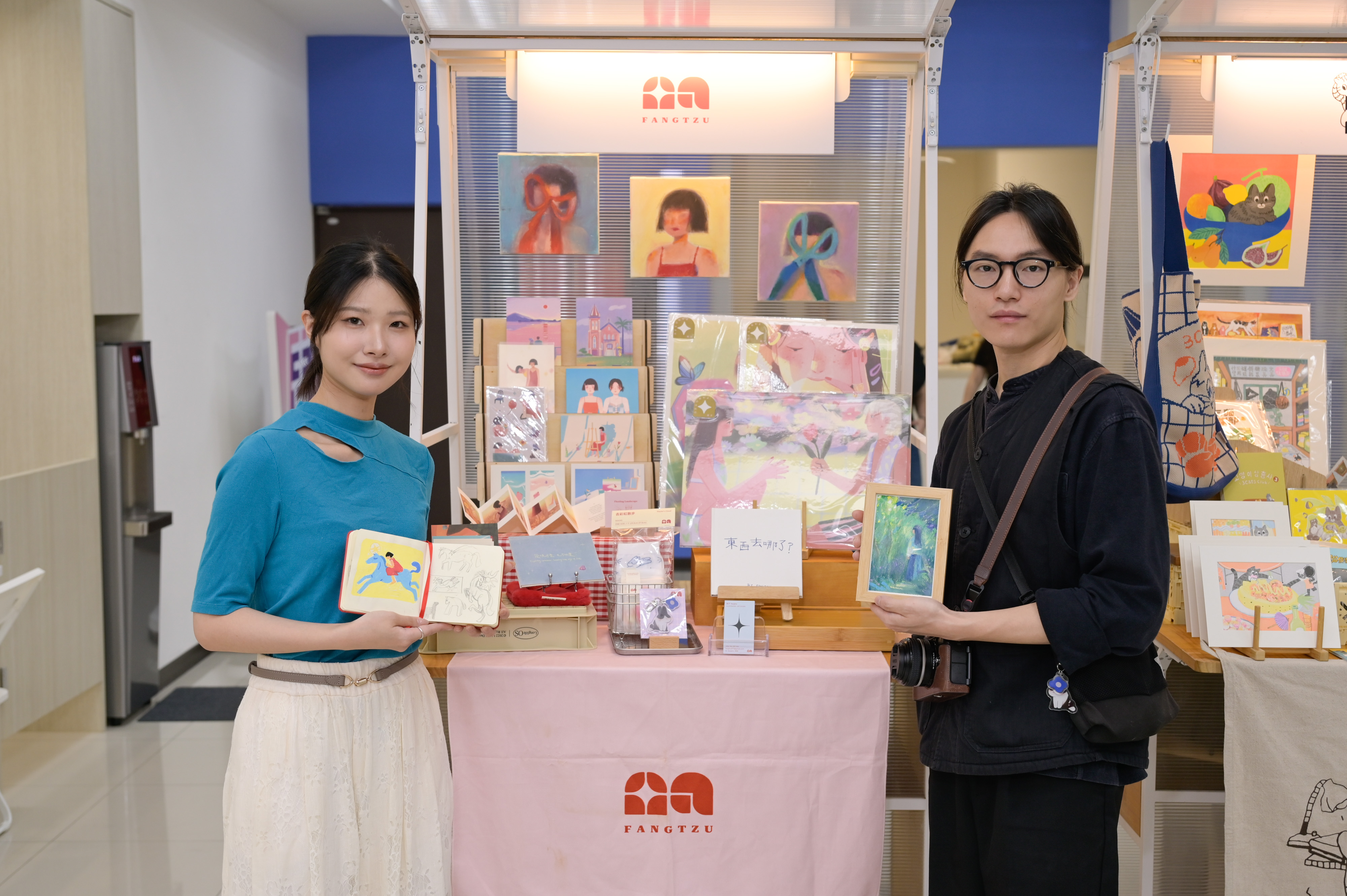 新北市青年局將率領「fangtzu」前往馬來西亞吉隆坡插畫展（圖左為品牌負責人房子）