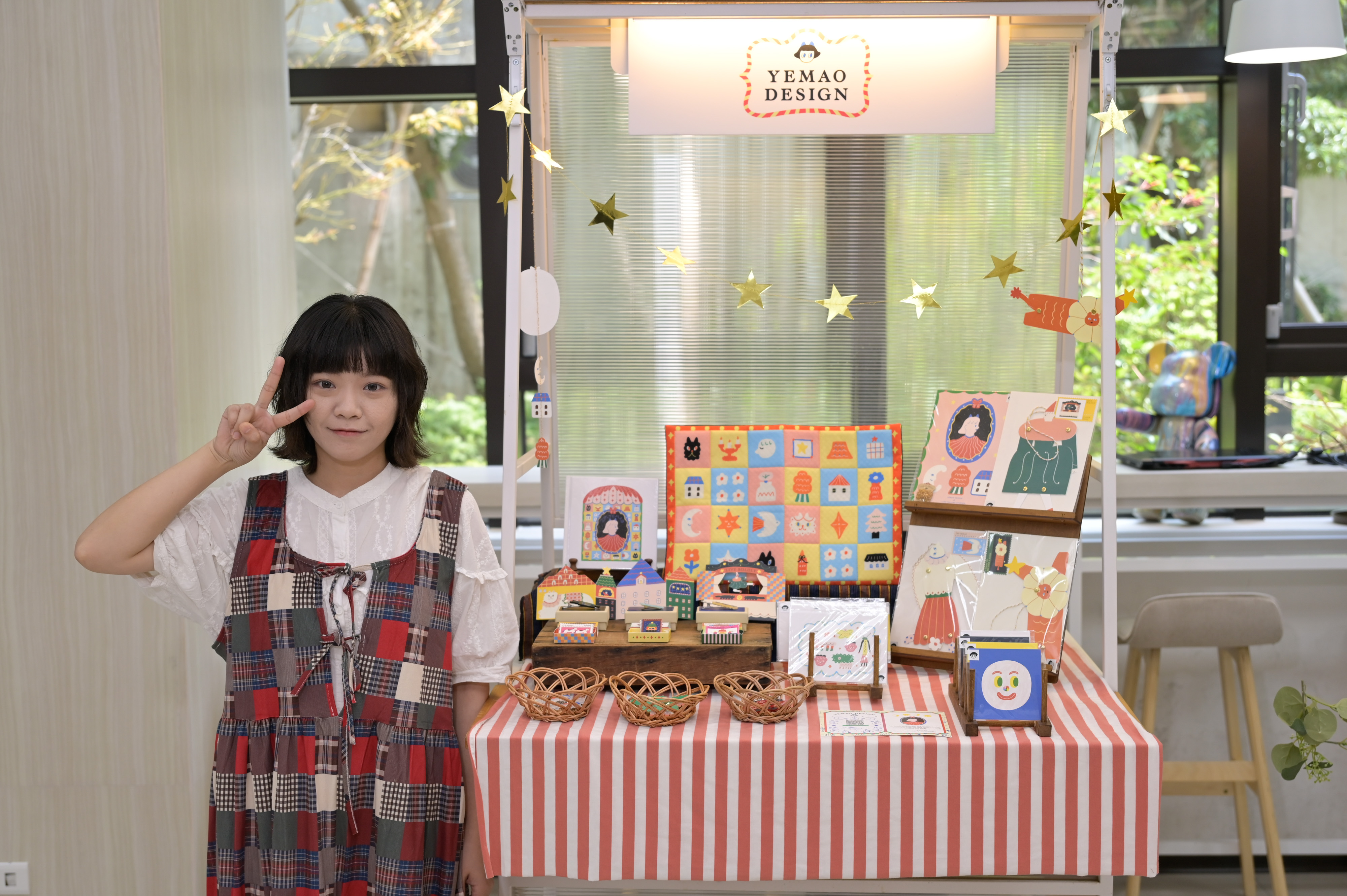 新北市青年局將率領「腋毛人 Yemao」前往馬來西亞吉隆坡插畫展（圖中為品牌負責人阿毛）