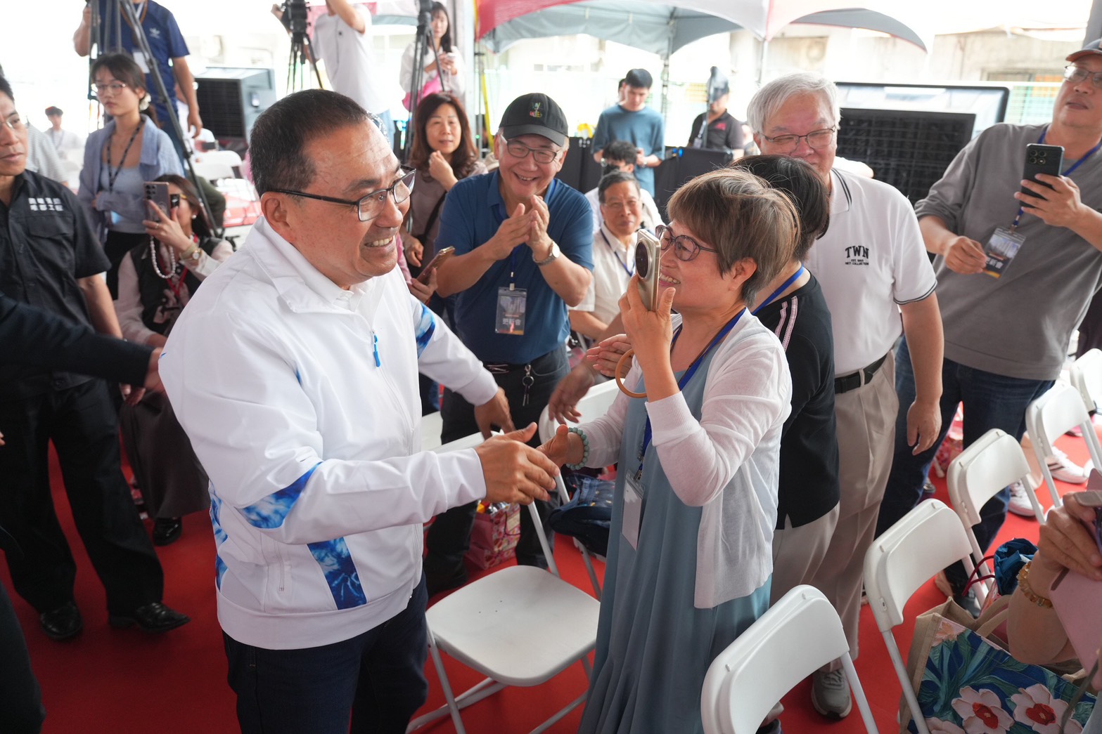 富豪社區住戶與市長互動