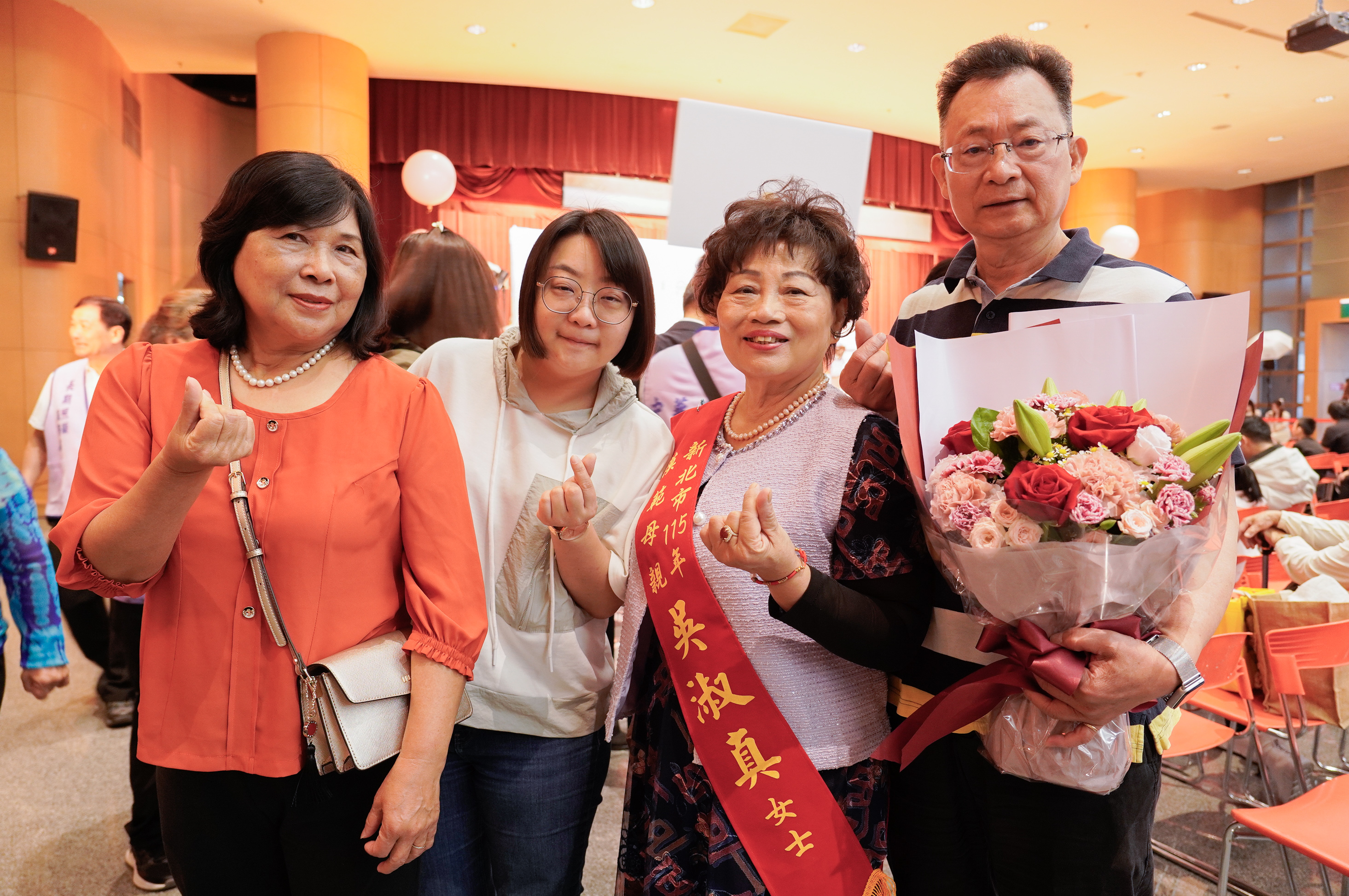 蘆洲區吳淑真投身護理界25年，不僅守護家庭，也守護他人生命。