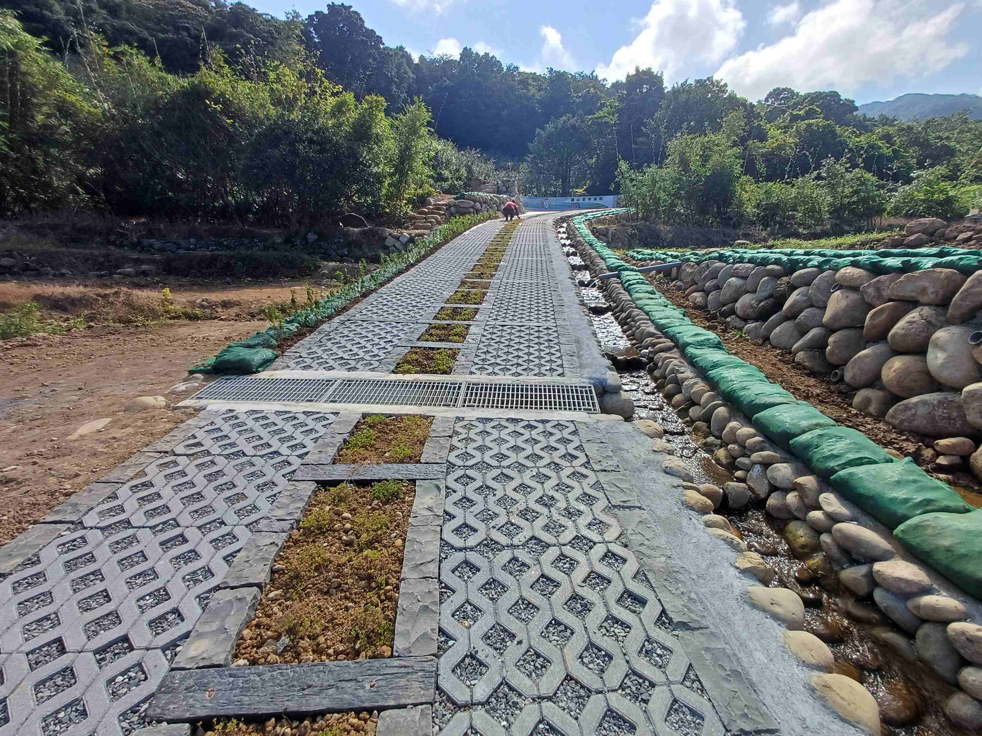 搬運道整修提升農事效率與安全性