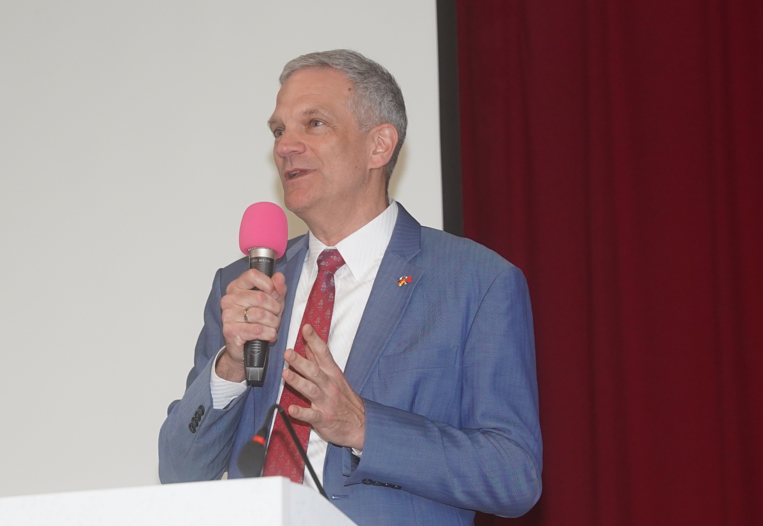 處長狄嘉信以「遠在天邊，志同道合：透視台德關係」為題演講