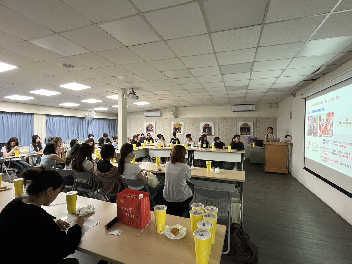  動保處鮑海妮副處長，介紹新北的動保業務