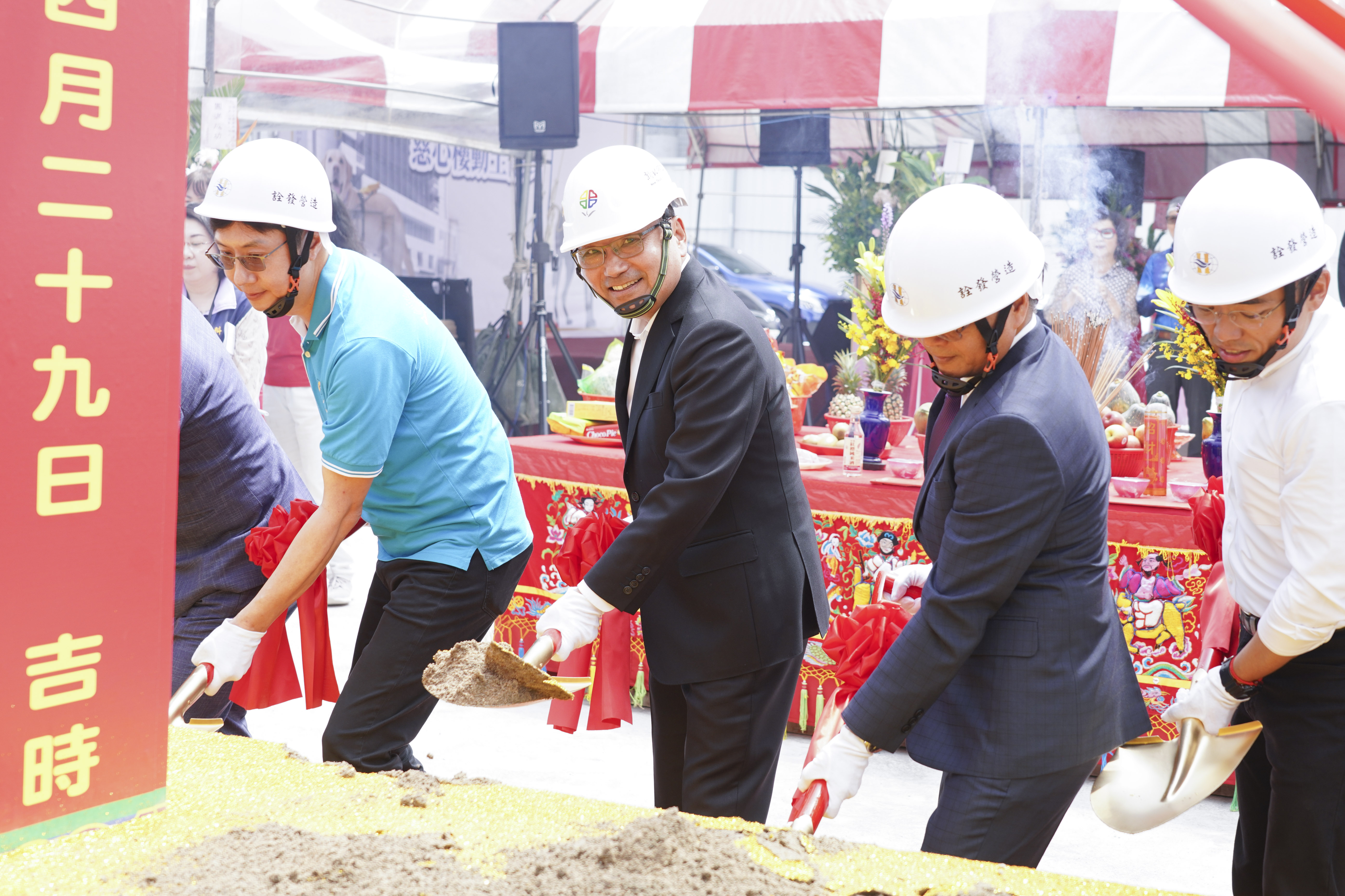 侯友宜感謝台灣盲人重建院協助視障朋友生活重建服務並促進社會參與，期待慈心樓第二期工程順利完工，提供更加友善舒適的培訓環境。