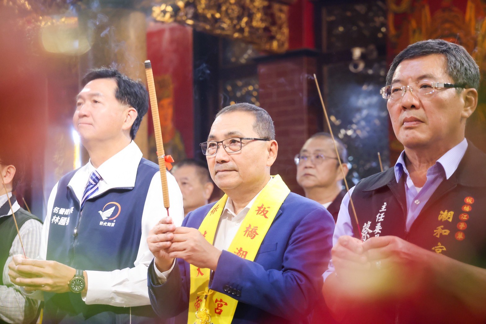 侯友宜至江子翠潮和宮參拜，恭祝保生大帝聖誕千秋。