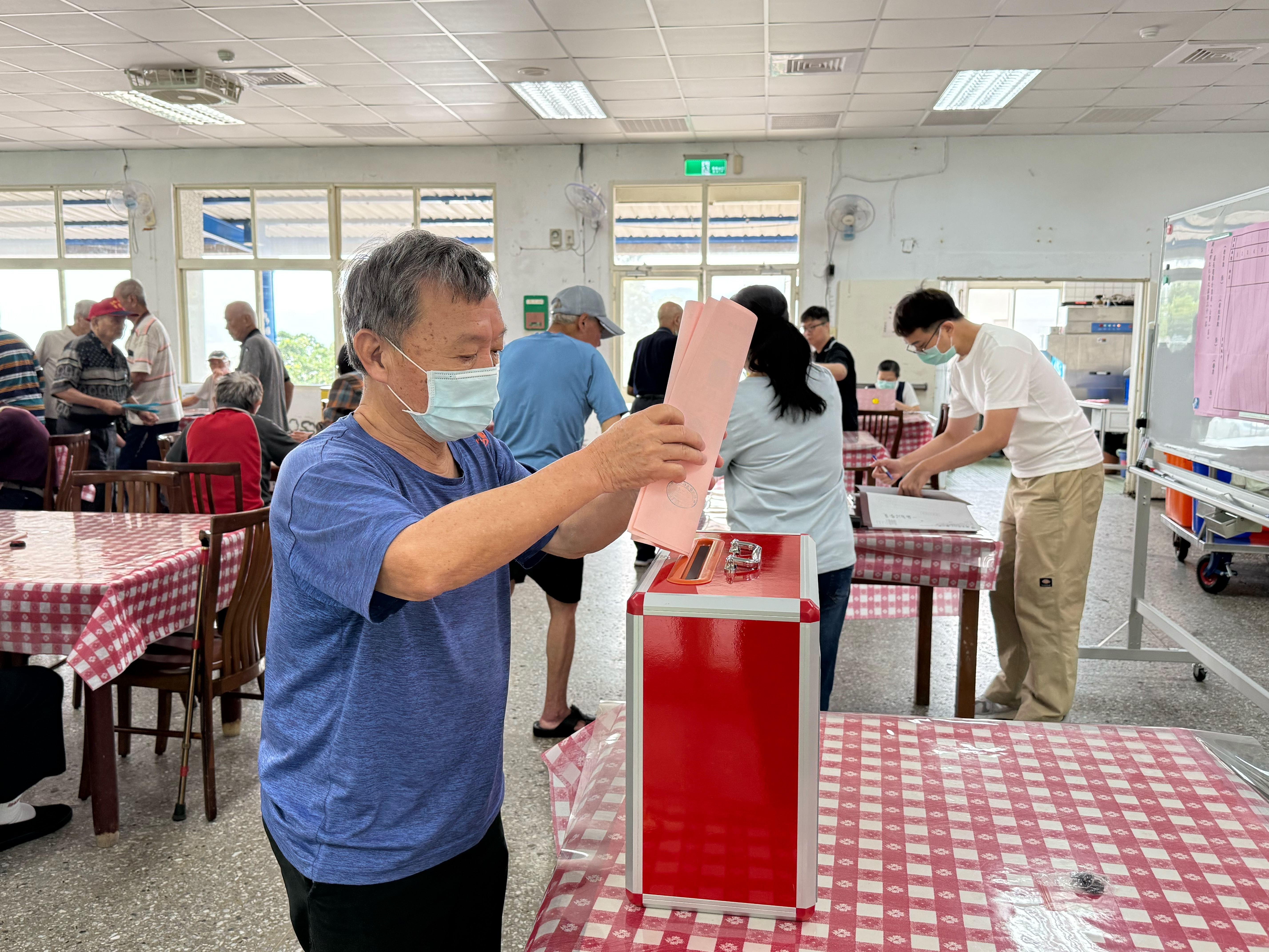  仁家住民踴躍投票，展現自治與民主參與精神。