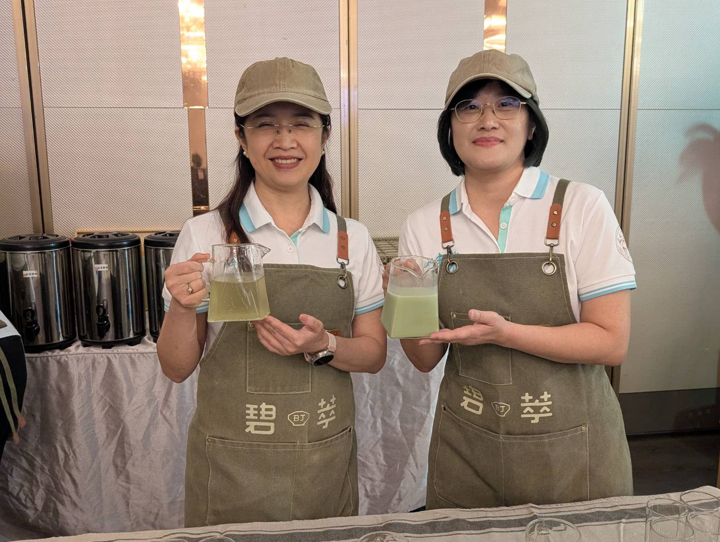 三峽區農會引進茶改場技轉技術「次世代速萃茶飲加工技術」，將在地農產與現代手搖結合，成立「碧萃茶飲」，強化國產茶葉原料於市場競爭優勢