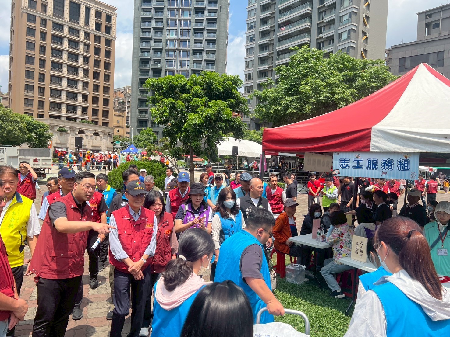 演示鄰近三重區公所支援協助避難收容作業
