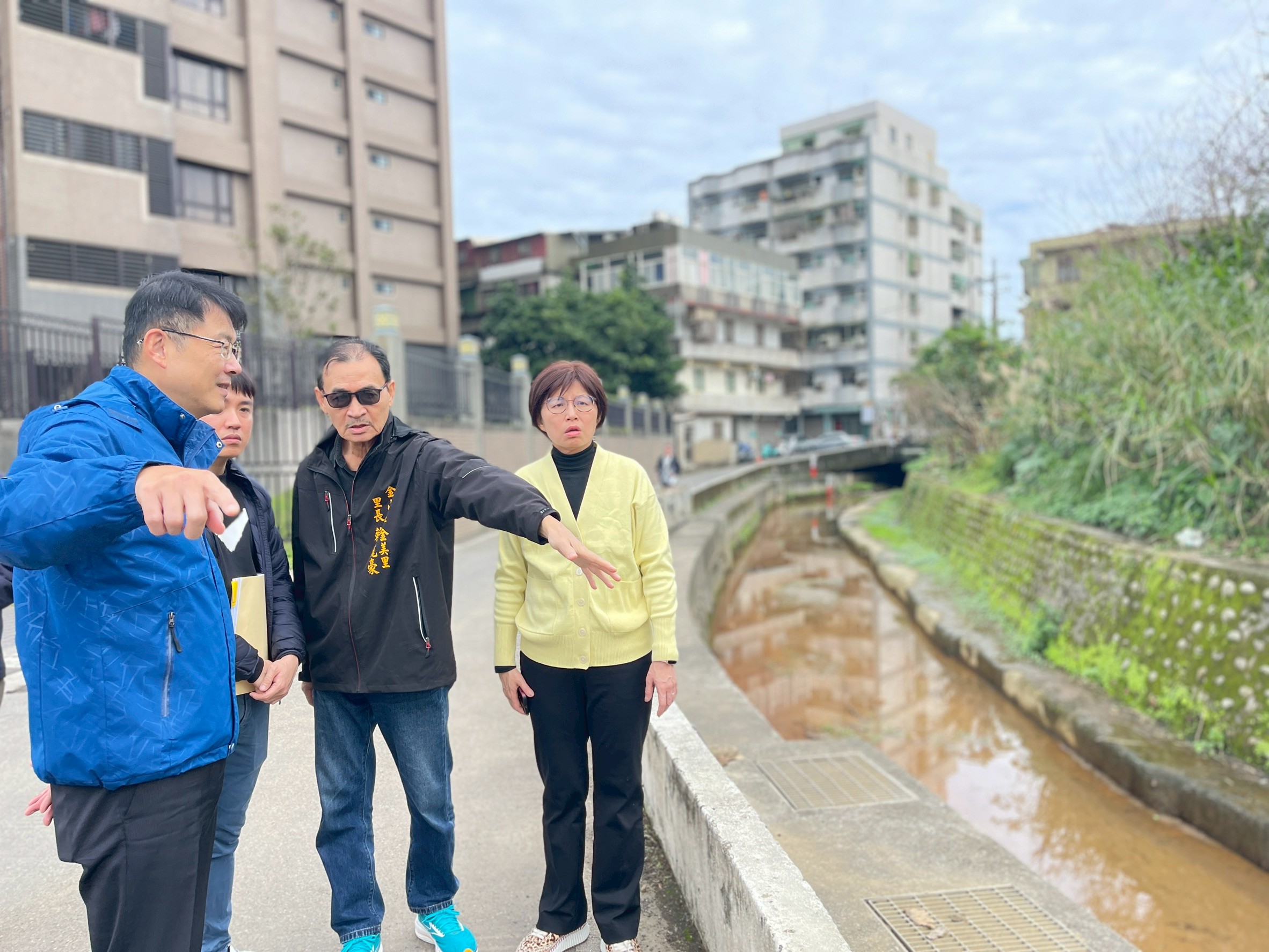 改善前-白珮茹議員與金美里蔡龍豪里長共同爭取改善