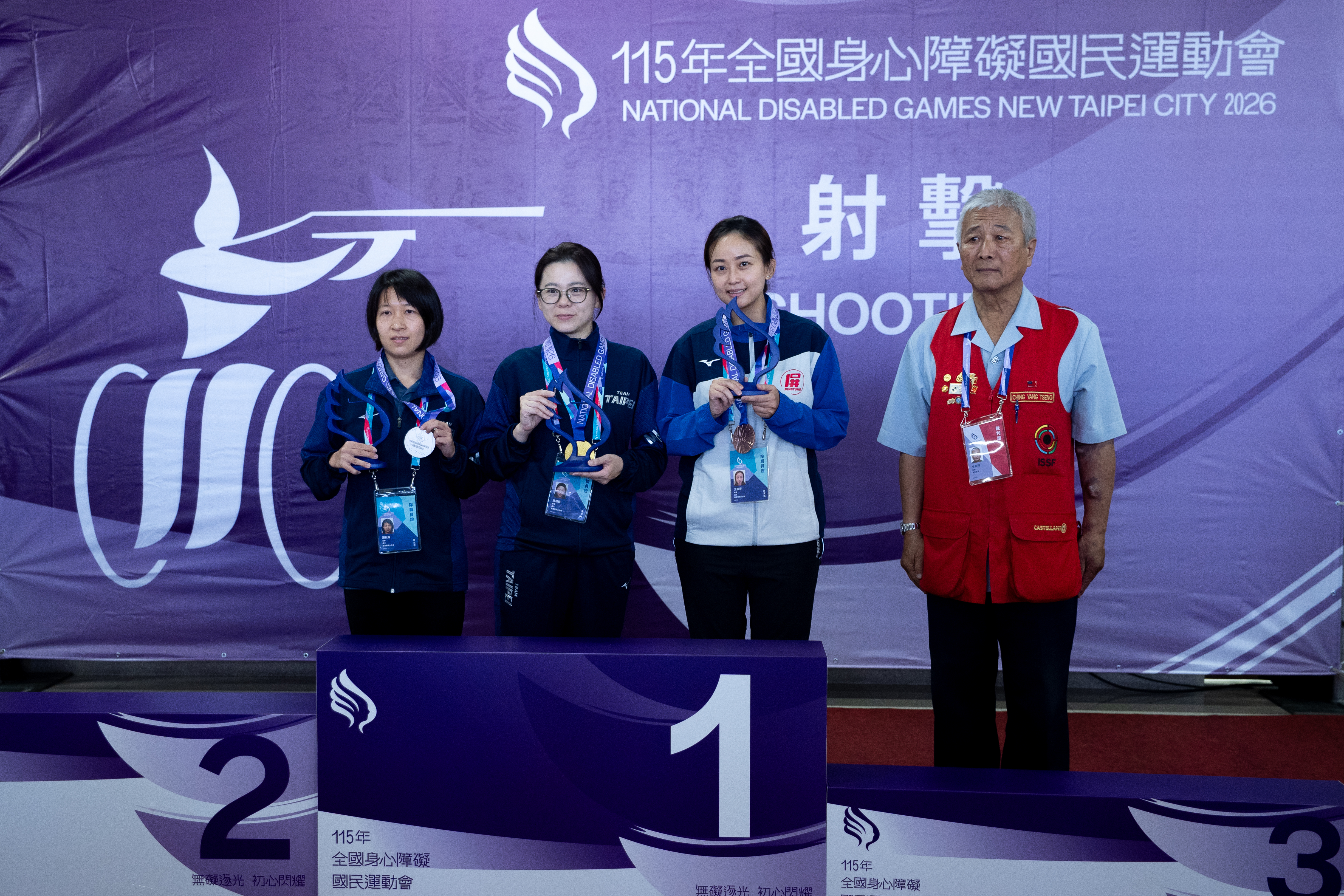 聽障女子10公尺空氣手槍頒獎（左起）銀牌謝宛錚、金牌高雅茹、銅牌王筱萍