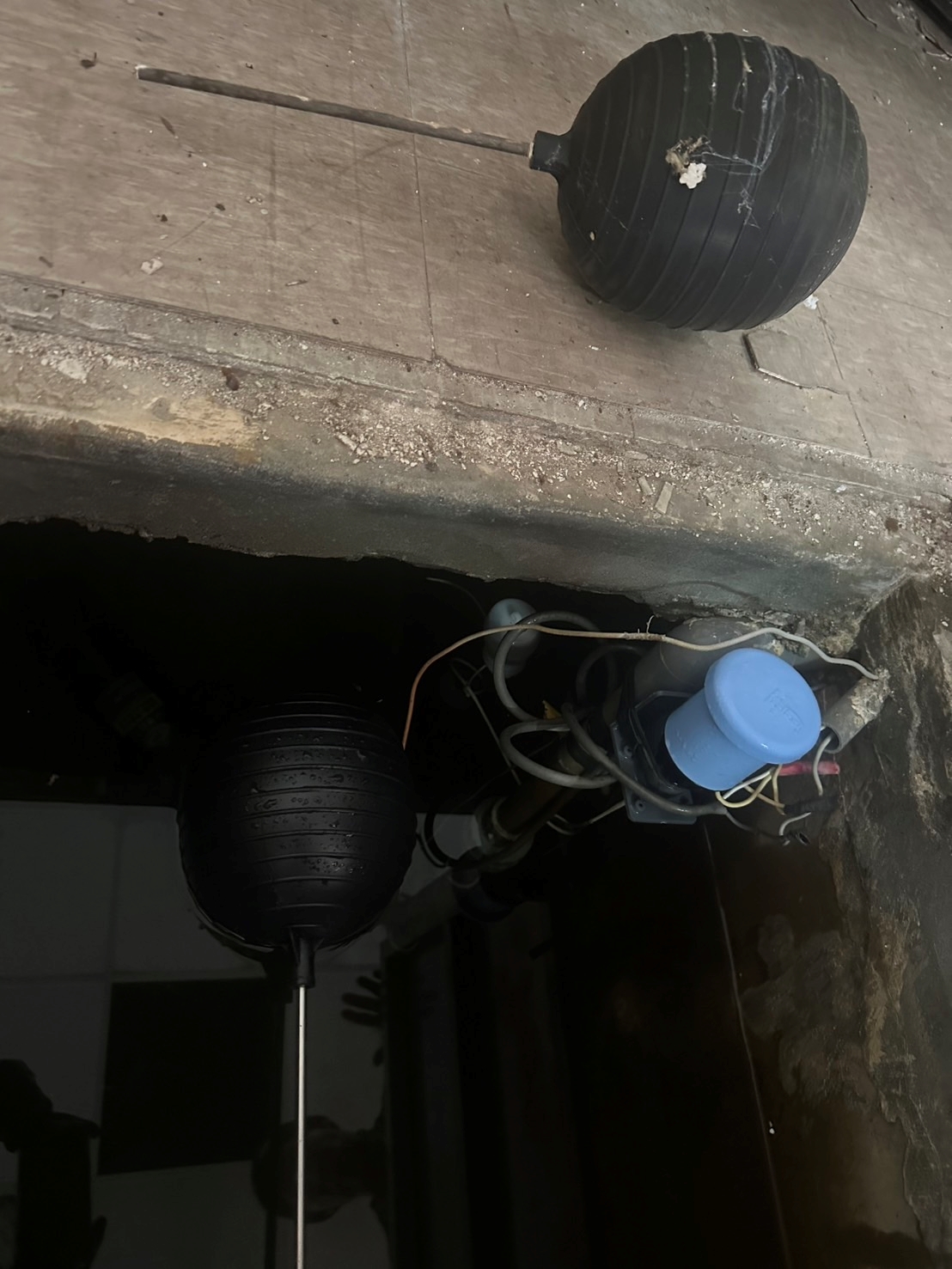 上(下)水塔浮球（浮筒）異常是漏水案件中常見的原因之一