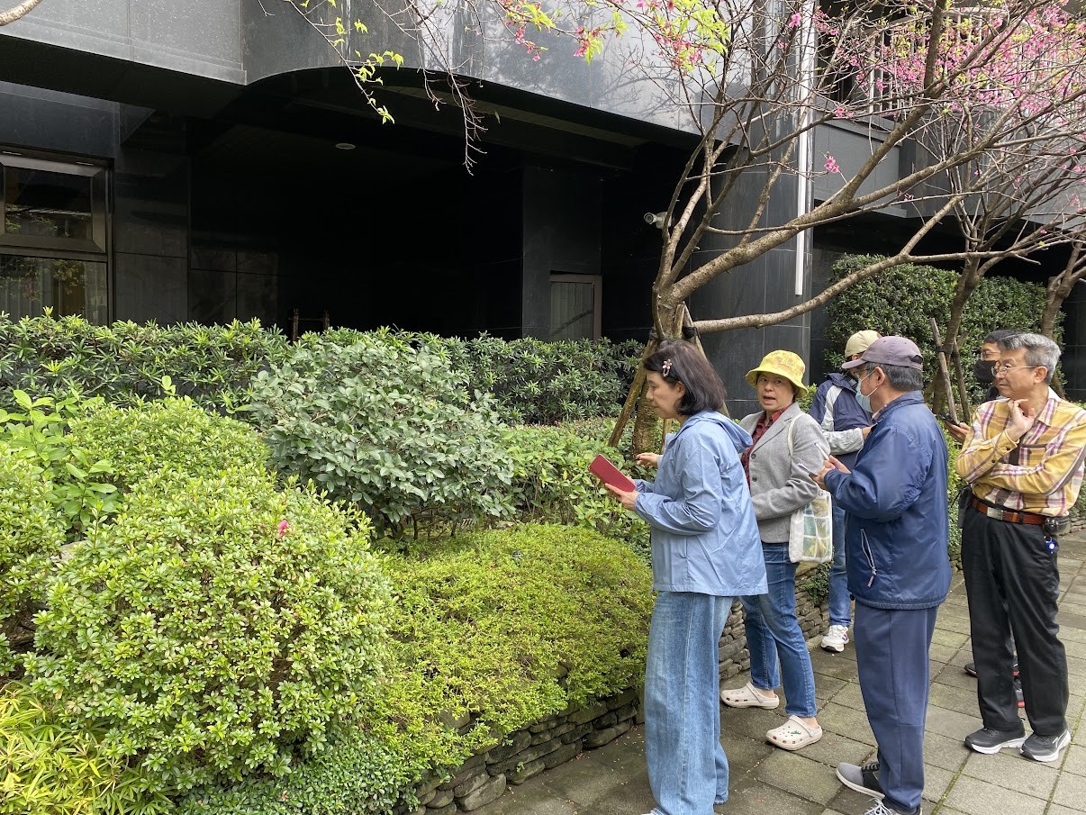 3-新北市城市綠美學輔導團提供社區綠美學輔導，實地走入社區與在地交流 提供專業建議 從中提升民眾綠美學知能。