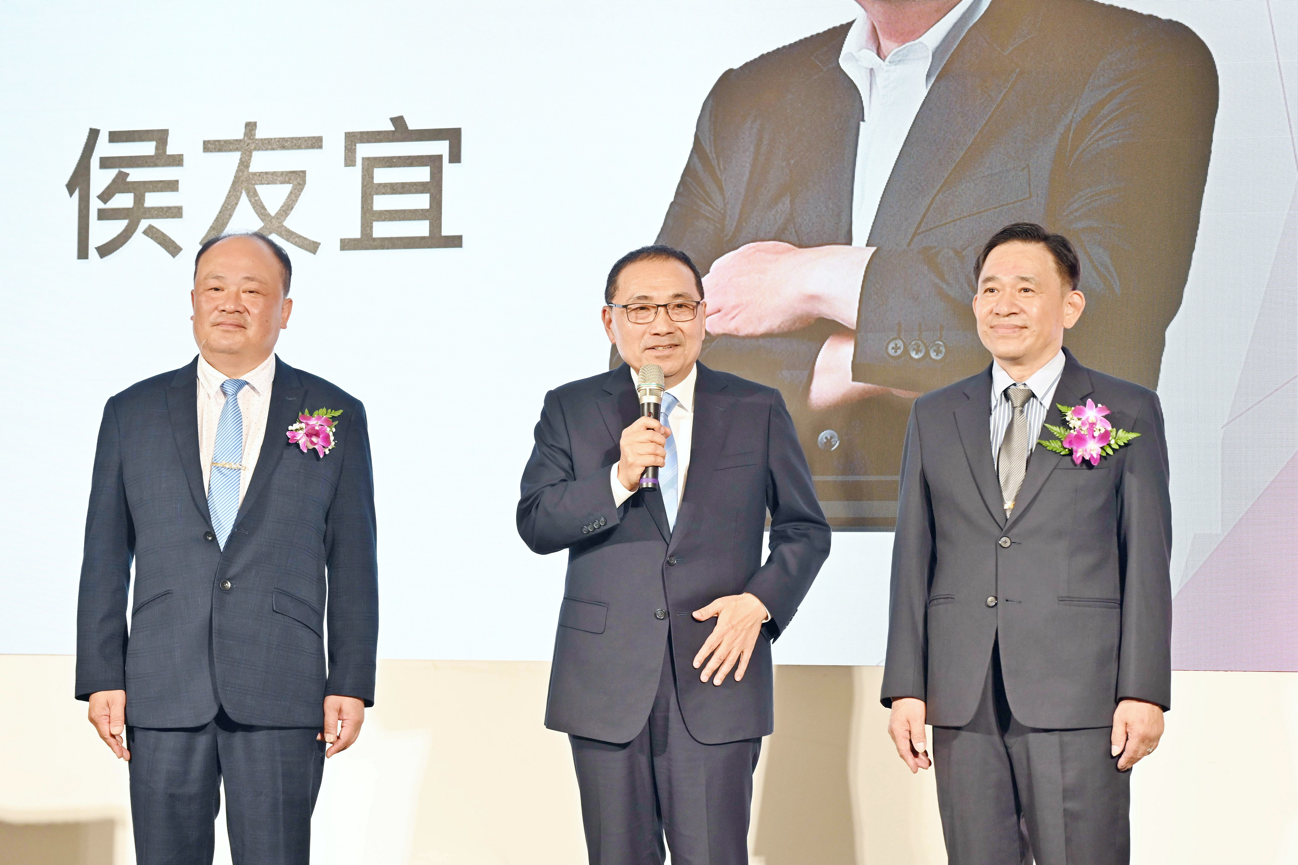 新北市長侯友宜出席時表示，感謝後備憲兵荷松協會為提升城市防衛韌性奉獻，共同讓新北市更好，我們以後備憲兵為榮。