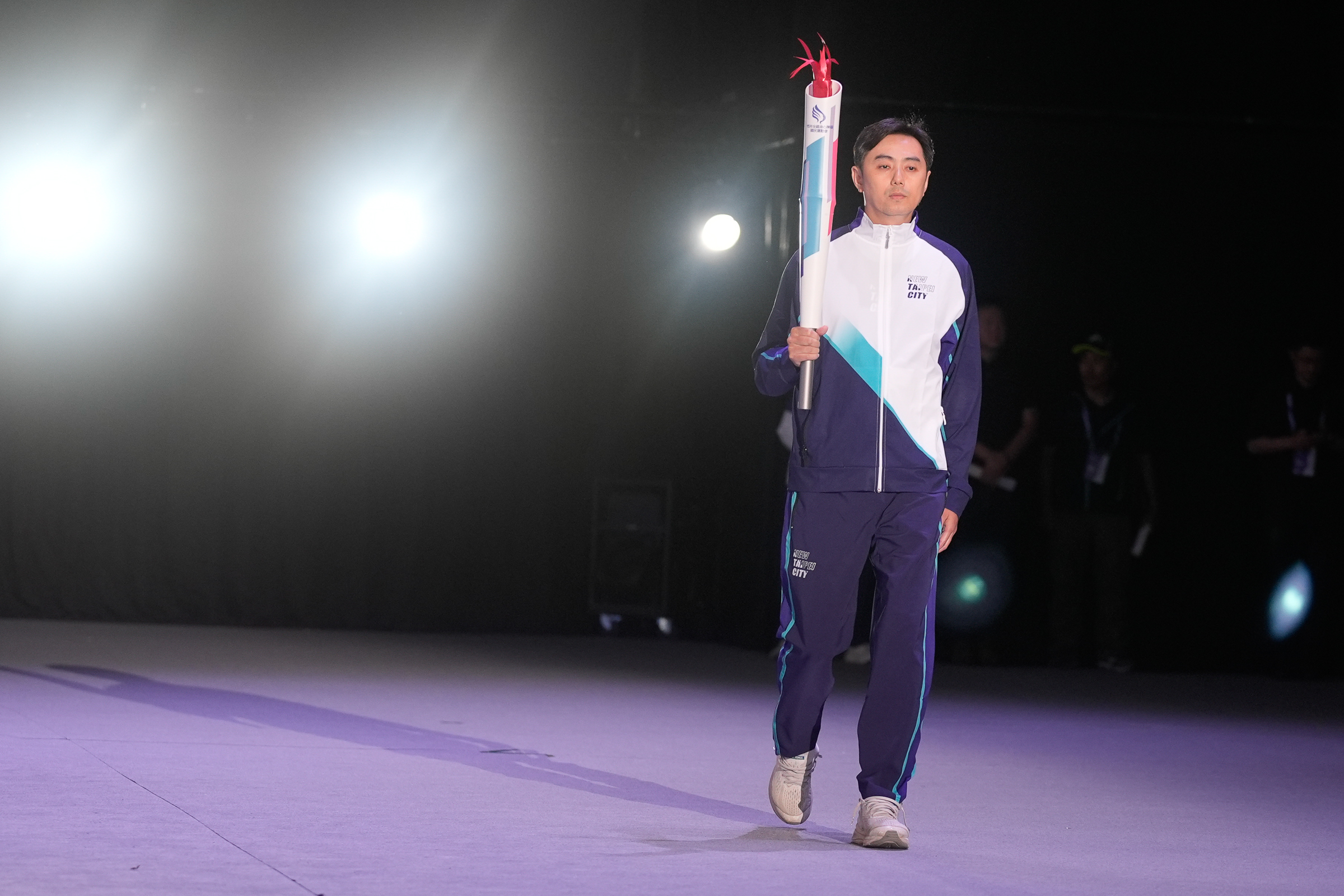 115全障運＿鄭竣逸手持實體火炬登場