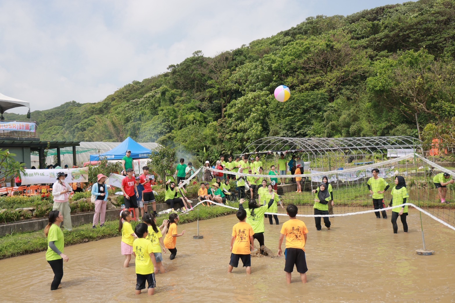 「水梯田排球嘉年華」在遊戲互動中認識土地、農業生產與食物來源，透過活潑、貼近生活的方式推廣食農教育