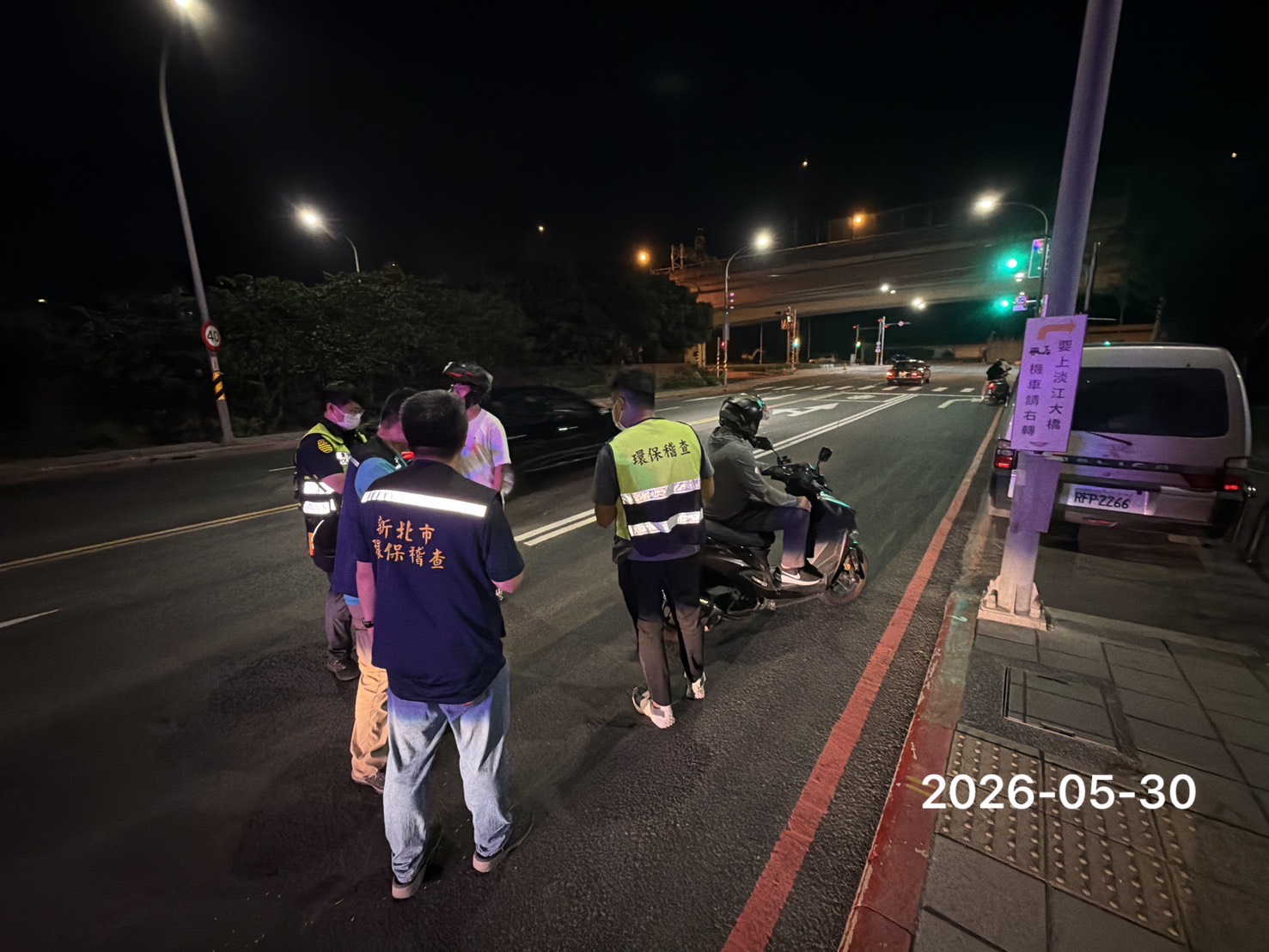 環警針對剛通車的淡江大橋加強噪音車掃蕩