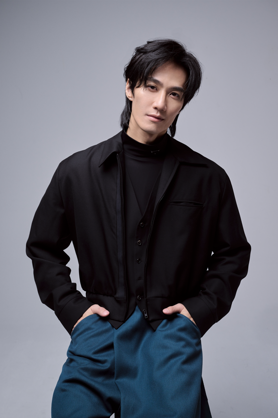 音樂人李英宏以全新歌曲《好戲》詮釋新莊廟街百年風華，並聯手「新西園掌中劇團」於6月6日音樂會展現傳統藝術與現代樂音的跨界魅力。