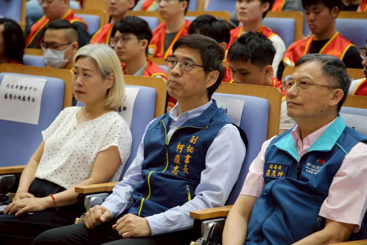 開訓典禮由新北市政府副秘書長柯慶忠主持，共有341位備役役男參訓。
