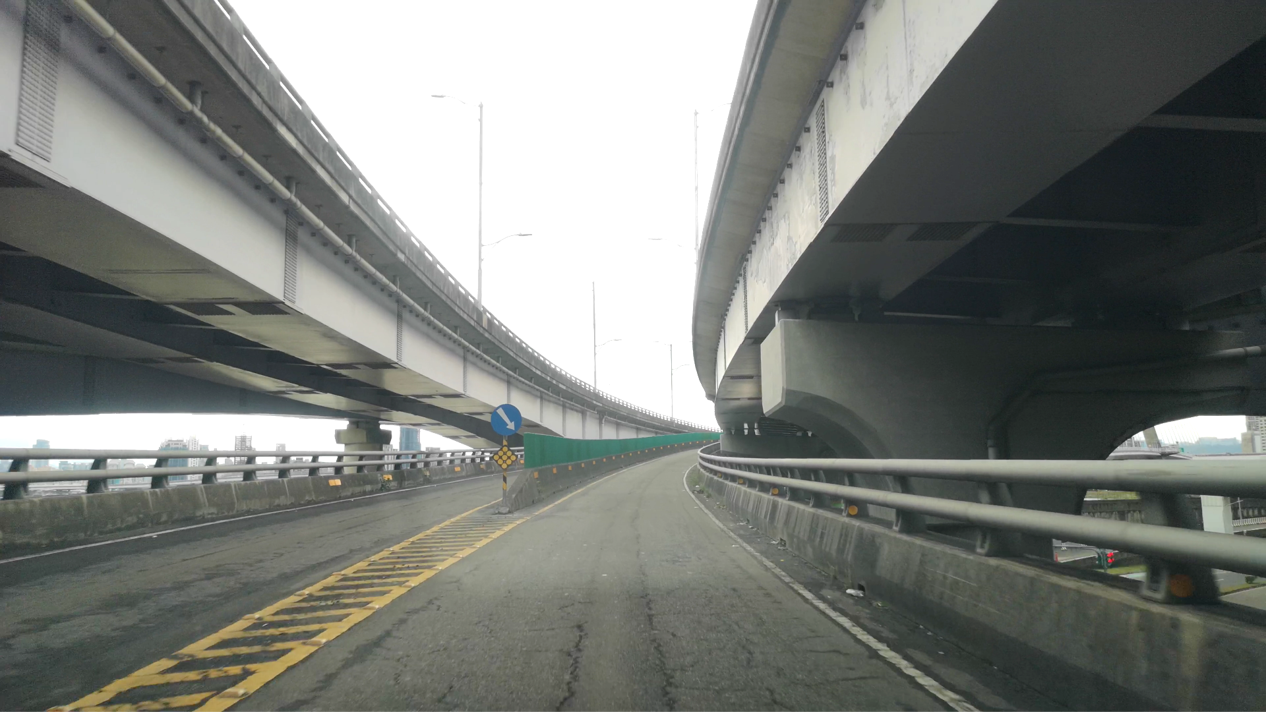 新北環河快速道路(成功路至中興橋匝道汽車道雙向及成功路匝道)於6月5日至7日夜間辦理道路銑鋪工程，提升行車舒適度。