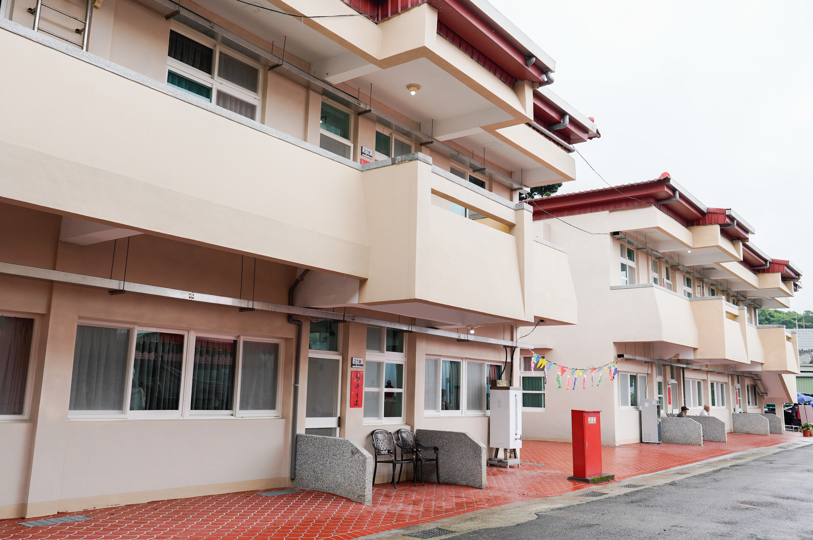 新北仁愛之家安養三區新居落成，從地板鋪設、牆面整修到宿舍內部的床具更新，長者開心入住。