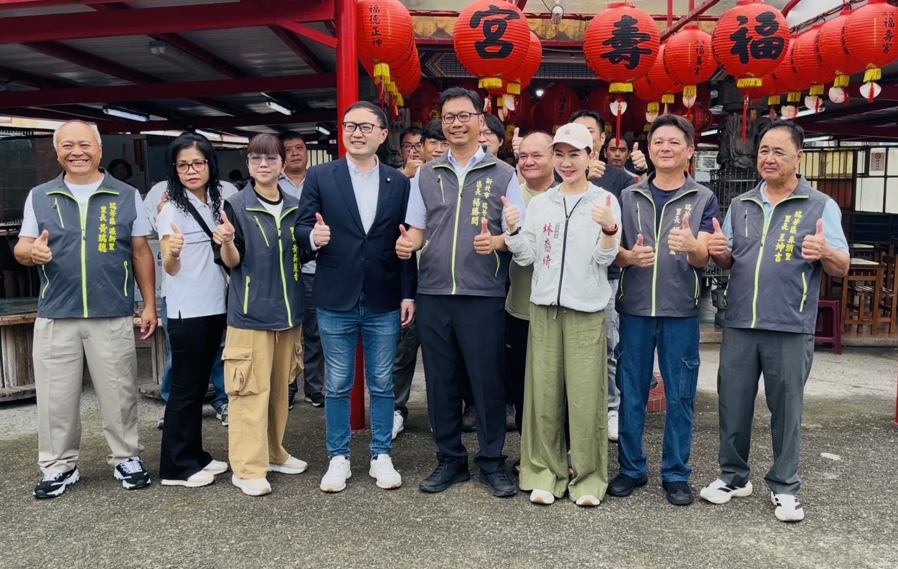 與會貴賓於開工祈福典禮後合影留念，共同期許工程順利推展，打造更安全友善的東北角交通環境