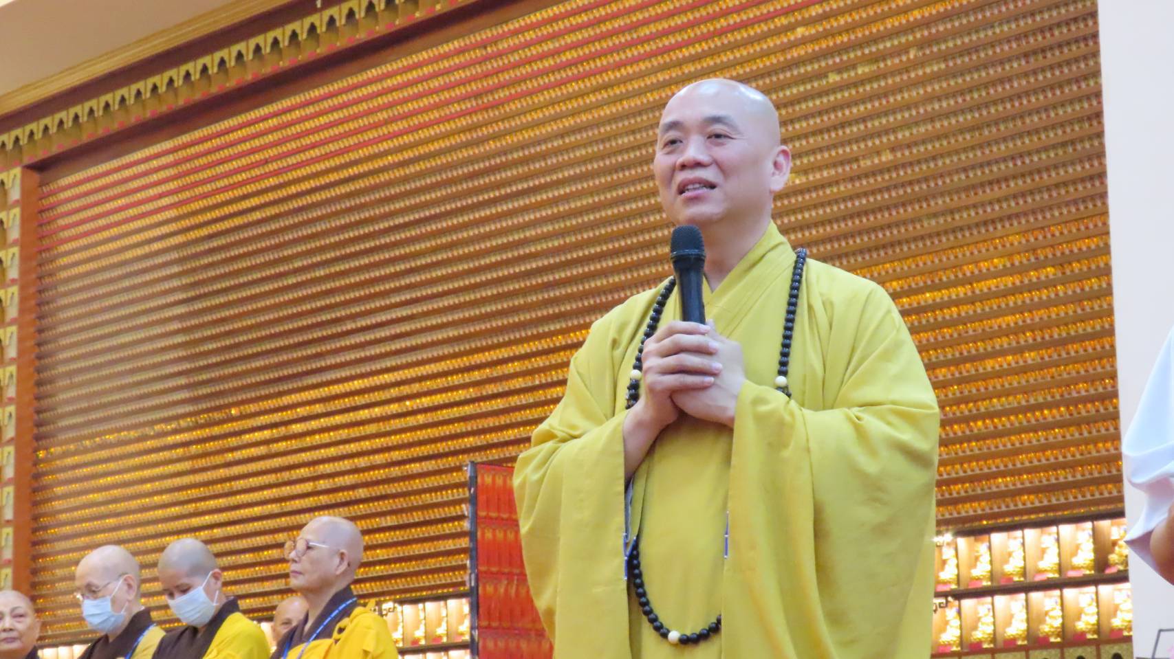 法會中除設有贊普桌、普盒、消災祿位及超薦牌位外，希望藉由各方諸佛菩薩、法師頌經持咒佛力加持，超渡孤魂亡靈及十方法界眾生能往生淨土。