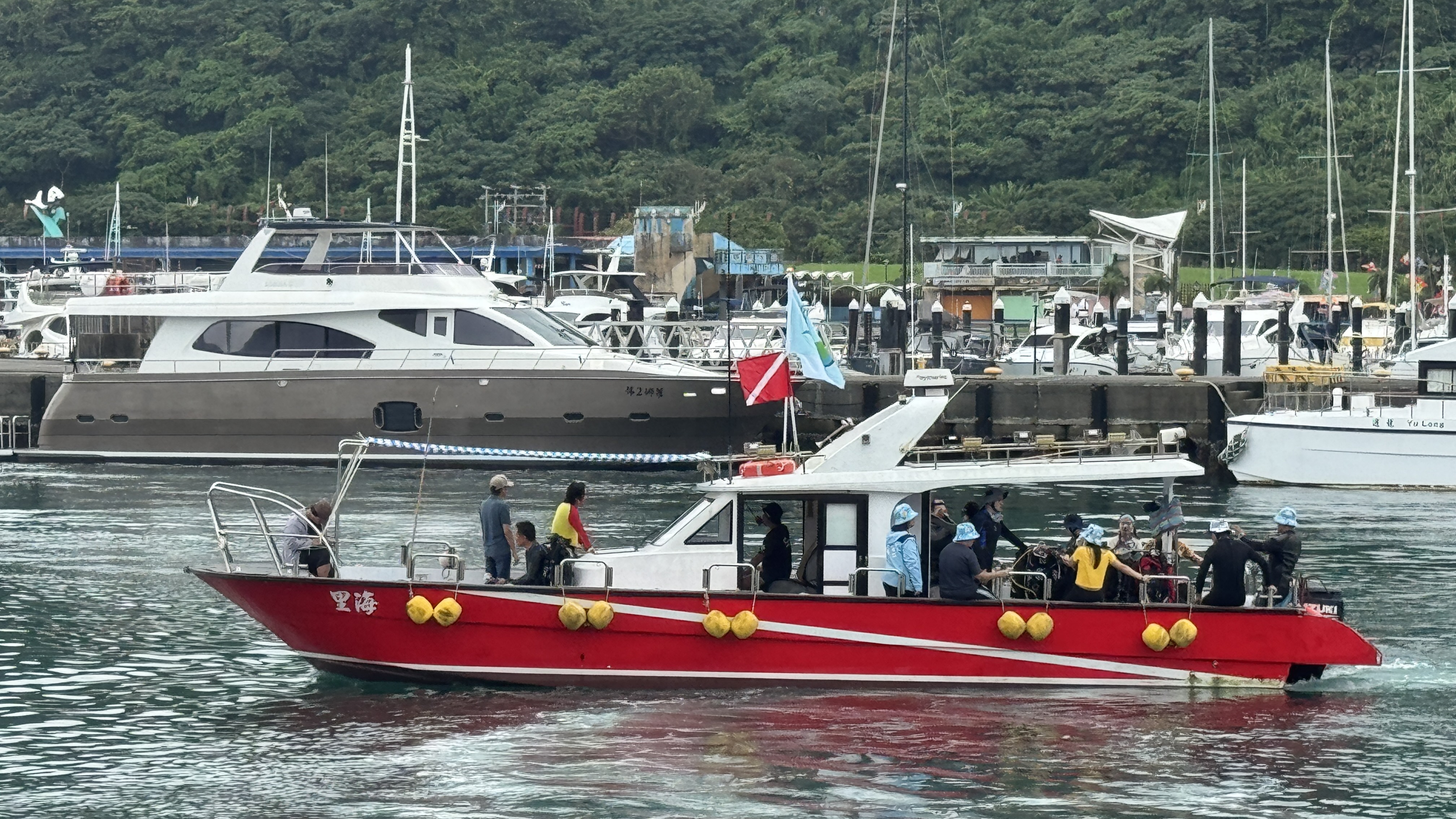 新北愛海潛水隊出發執行淨海任務