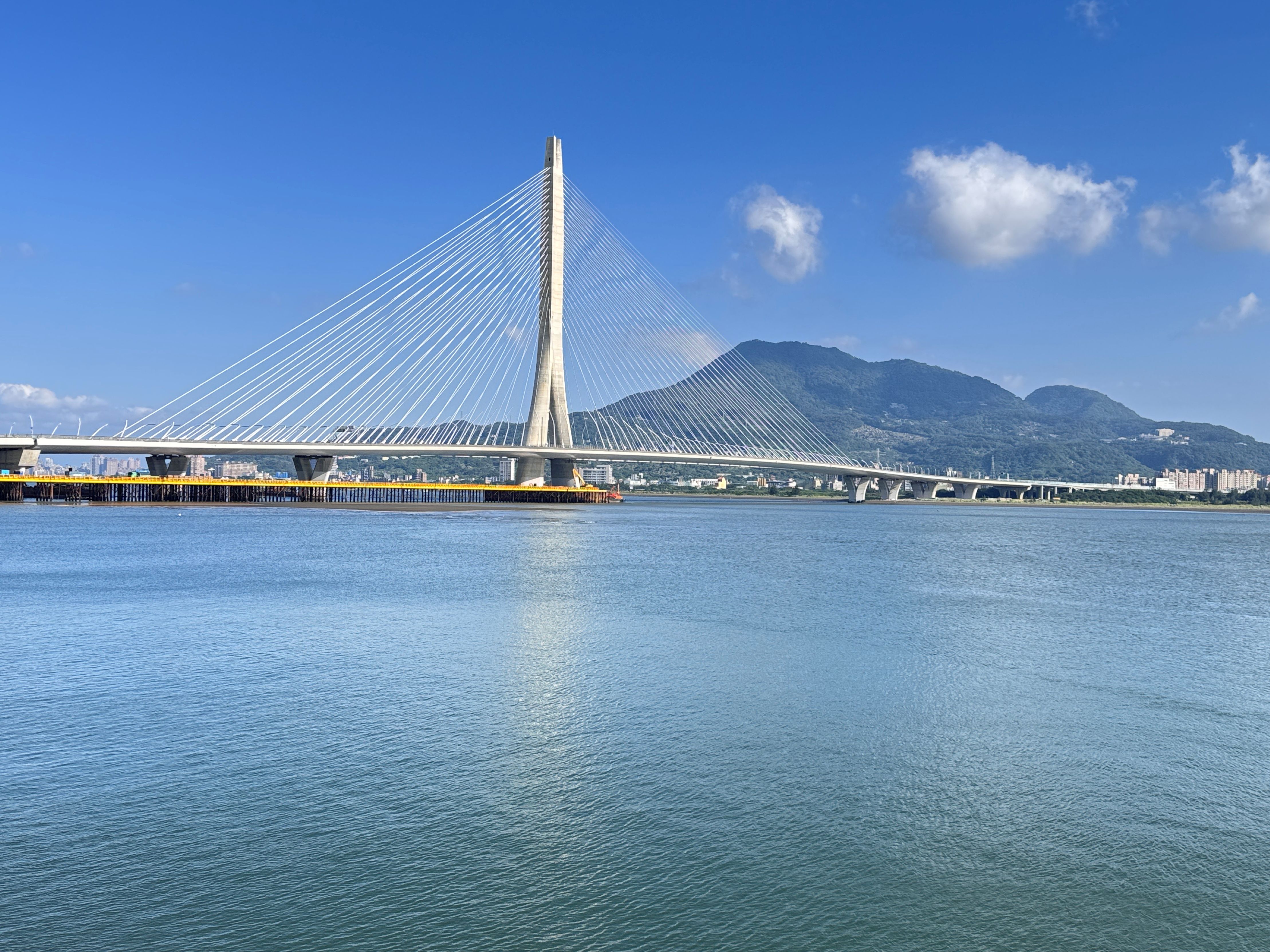 淡水河出海口新地標「淡江大橋」