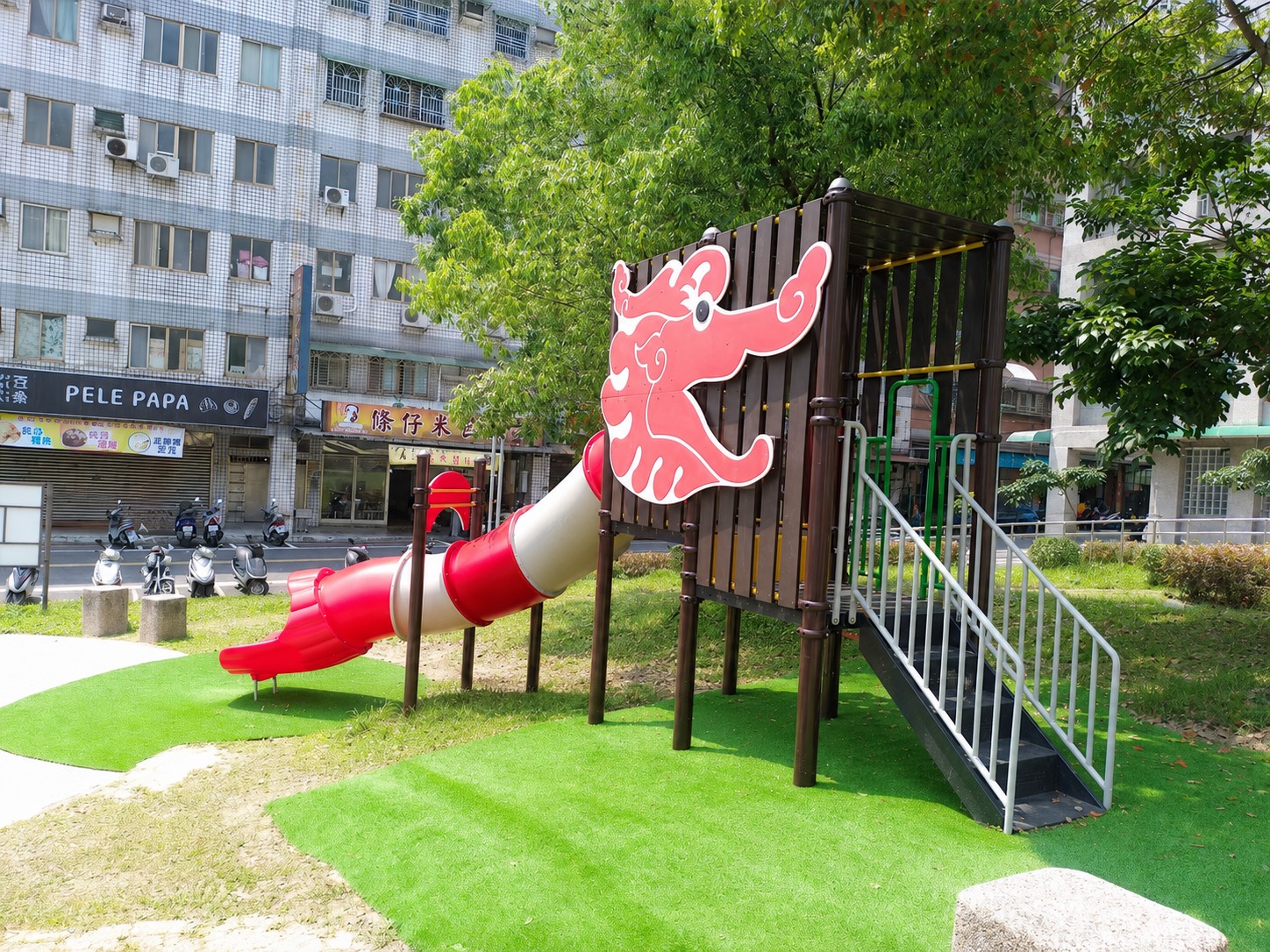 圖2. 八里龍源公園結合龍圖案特徵營造有趣氛圍。(資料照片)