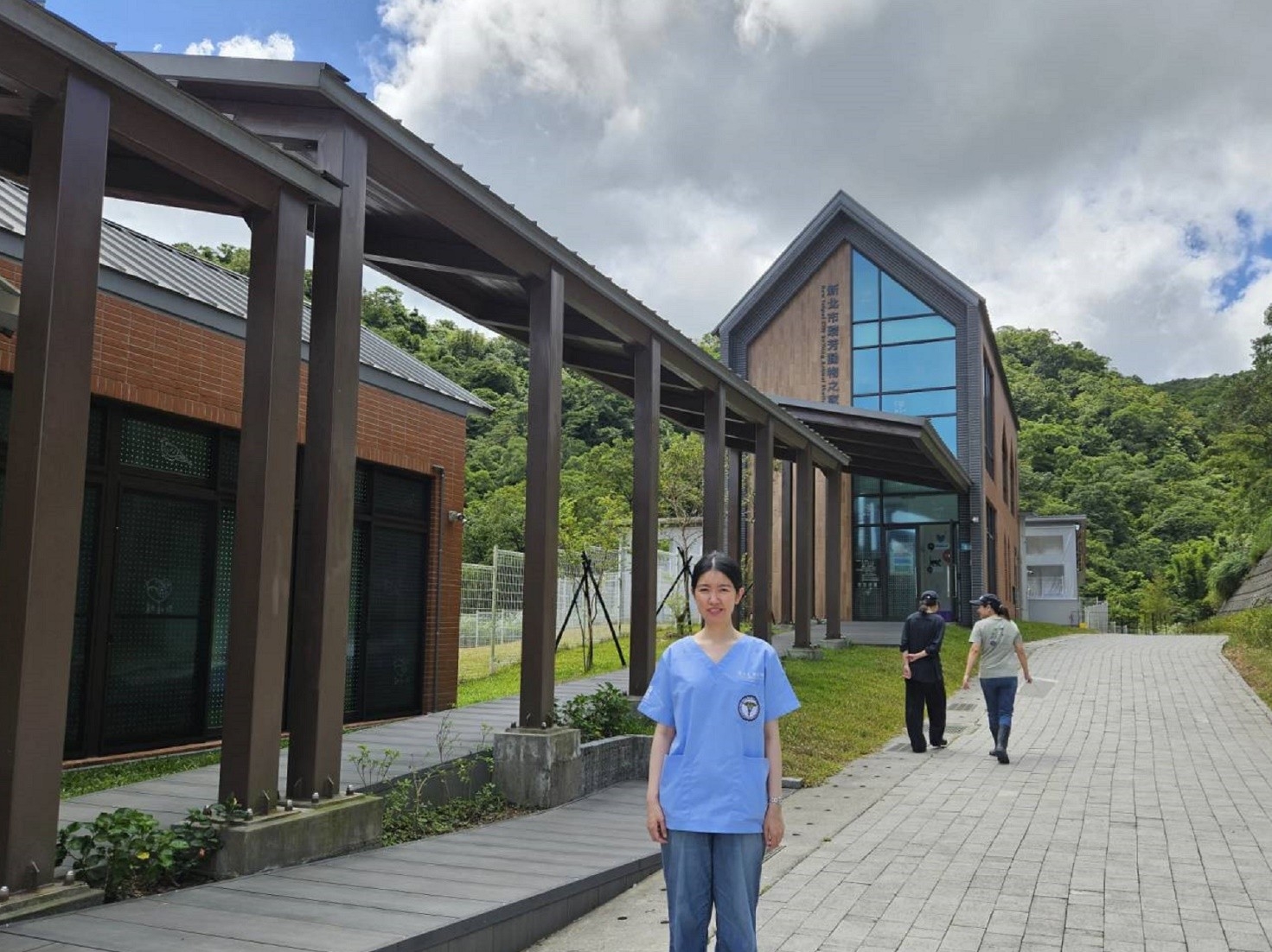張克柔不僅積極邀請17國動保人士及使節參訪瑞芳動物之家，讓台灣動保實力躍上國際
