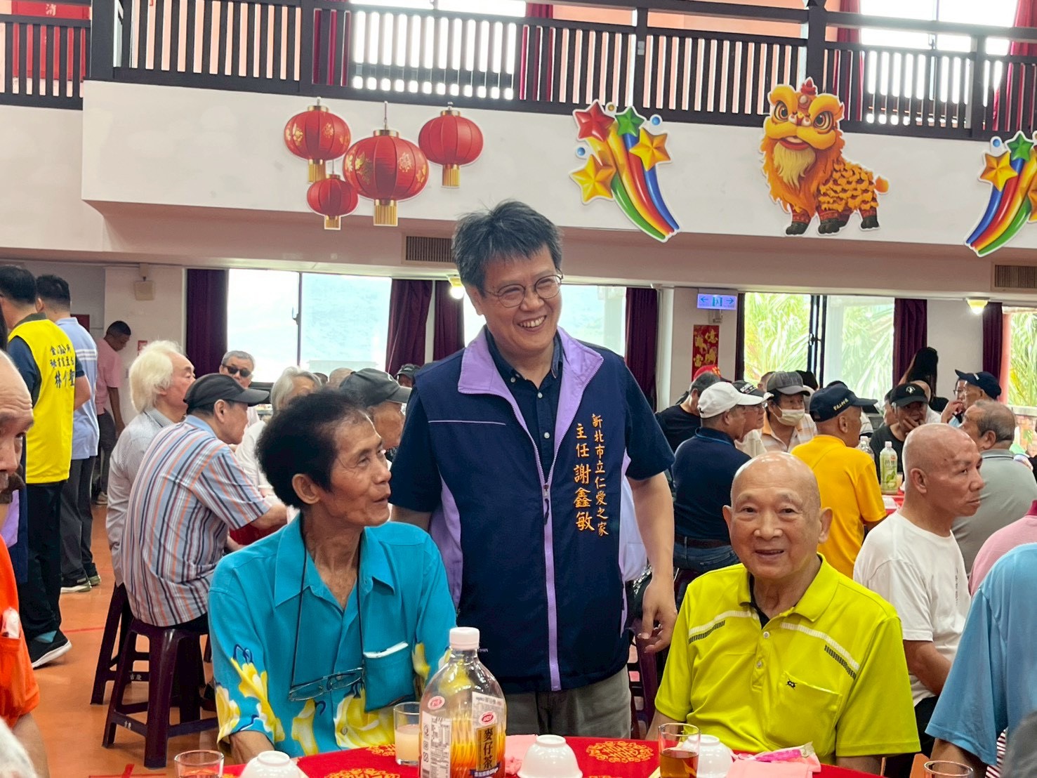  仁家主任謝鑫敏(中)表示端午節是重要的傳統節日，院方特別規劃一連串「端午節系列」活動。